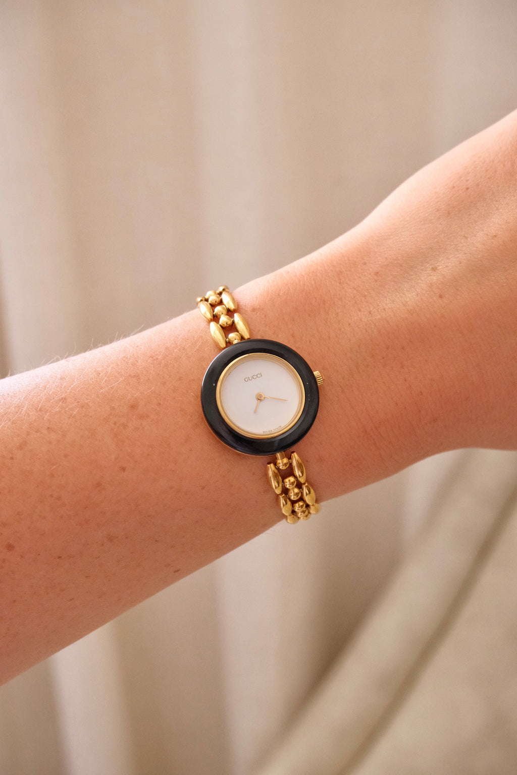 90s Vintage Gucci Gold Plated Rice Link Bezel Watch Working