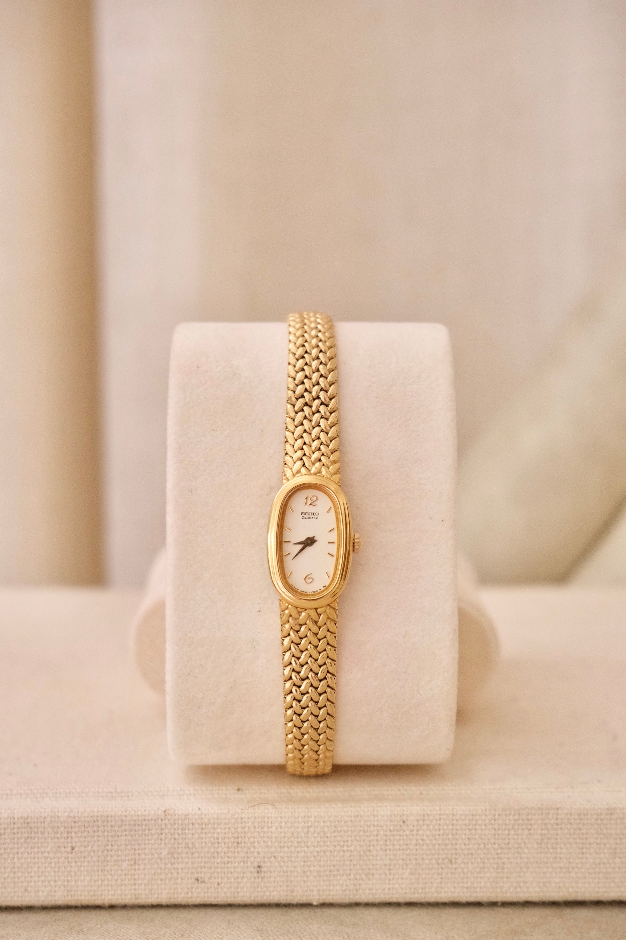 1980s/90s Near Mint Ladies Gold Dainty Seiko Watch in Box