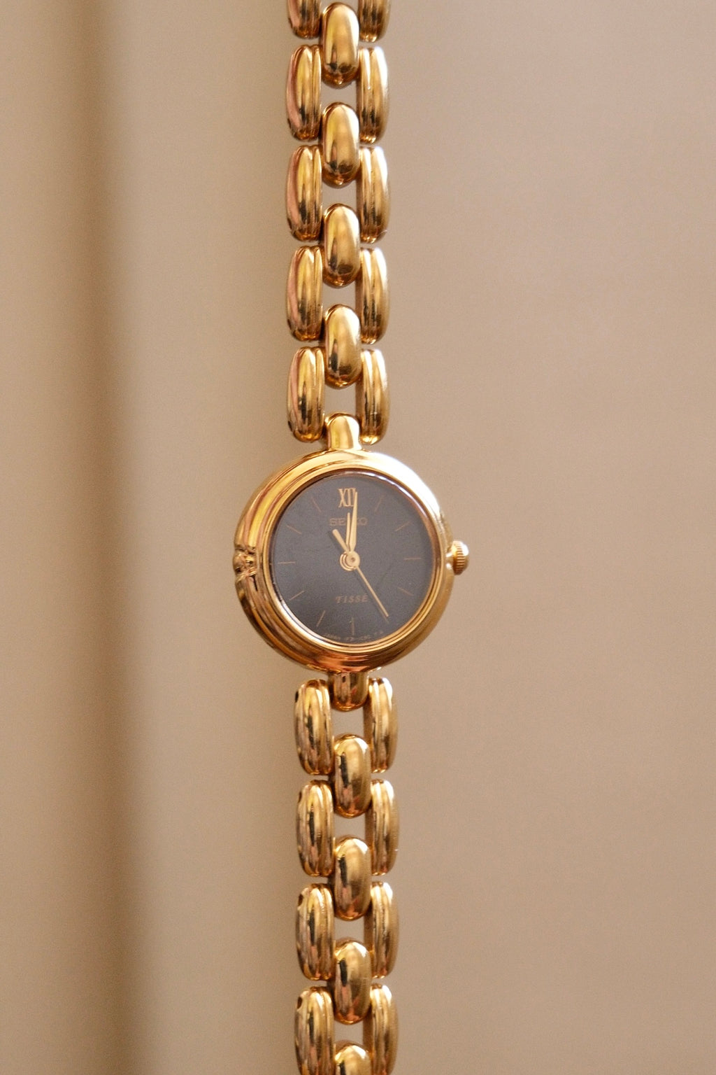 Rare 90s Ladies Gold Seiko Tisse Oval Black Dial Quartz Working