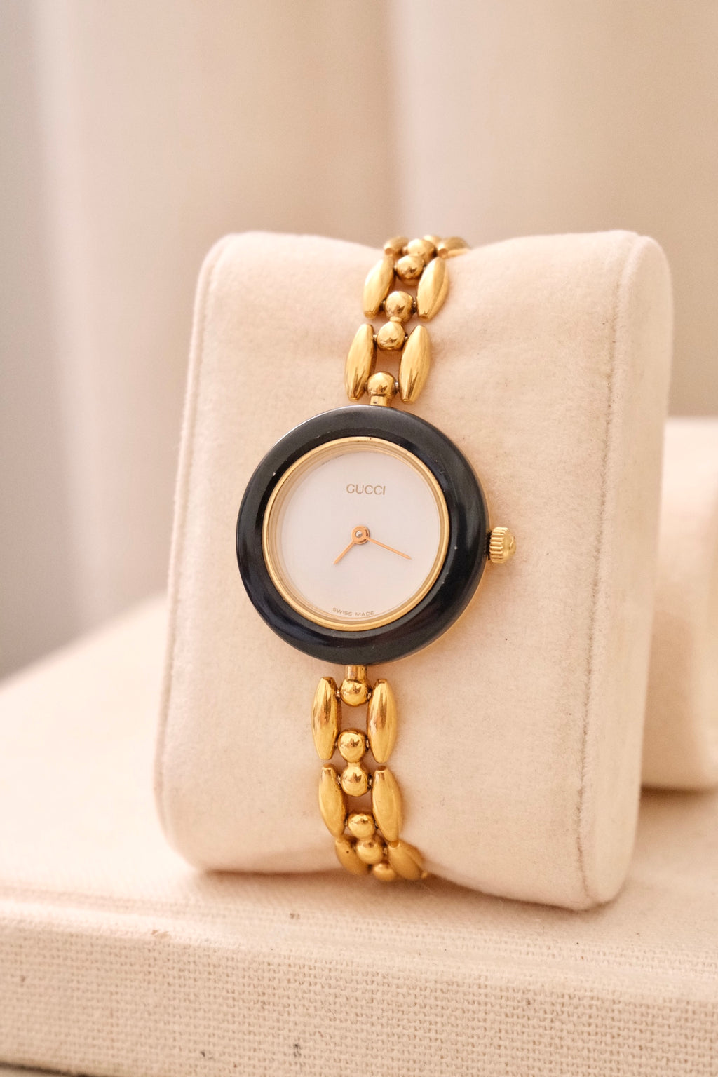 90s Vintage Gucci Gold Plated Rice Link Bezel Watch Working