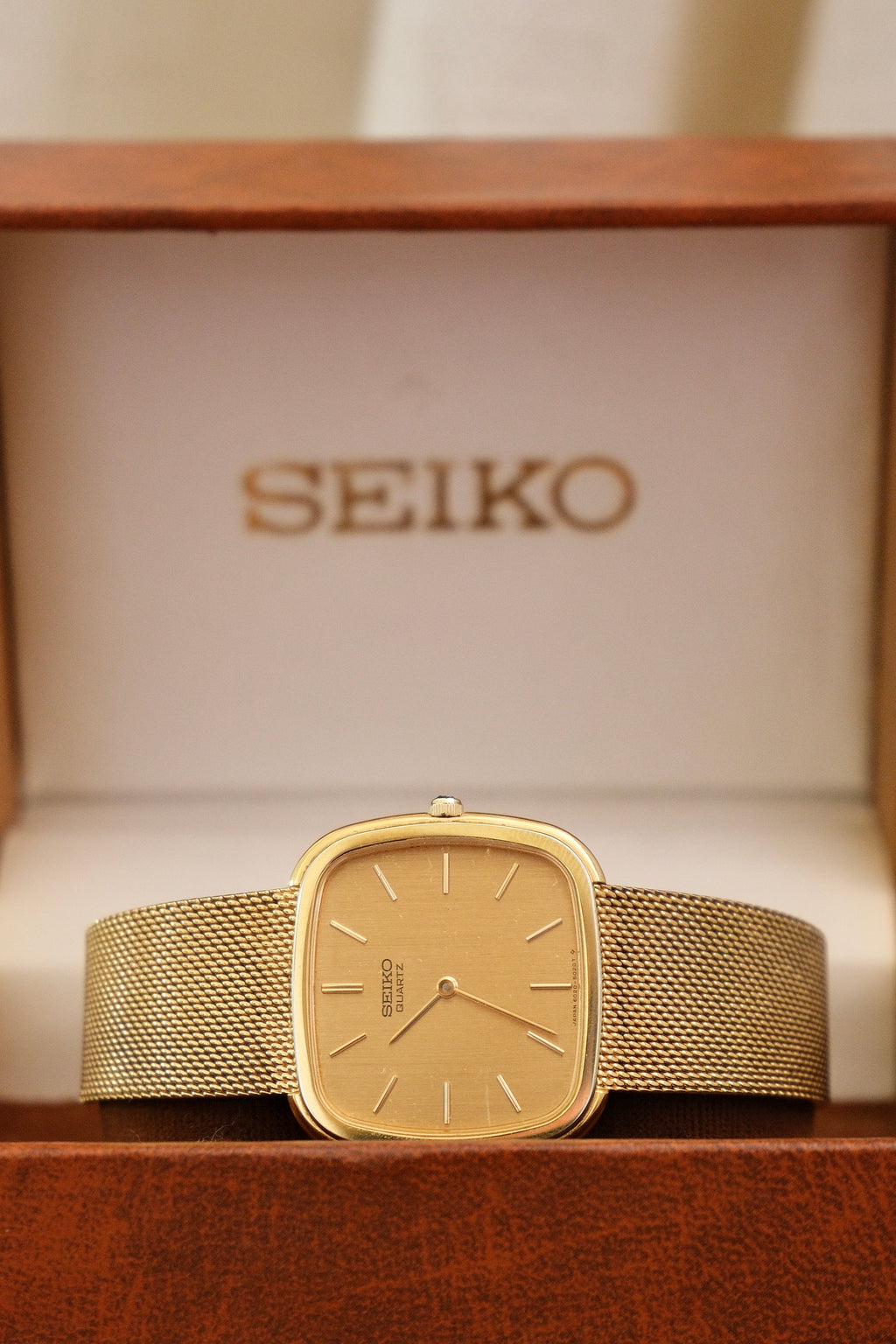 Rare Unisex Vintage 80s Gold Plated Seiko Watch in Original Box Working