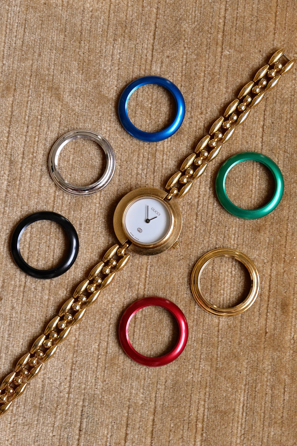 Rare Vintage Ladies Gold Plated 11/12 Gucci Watch 6 Bezels in Box