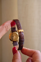 Vintage Ladies Gold Gucci 3000L Swiss Quartz Watch, Roman Numeral Bezel Leather Strap