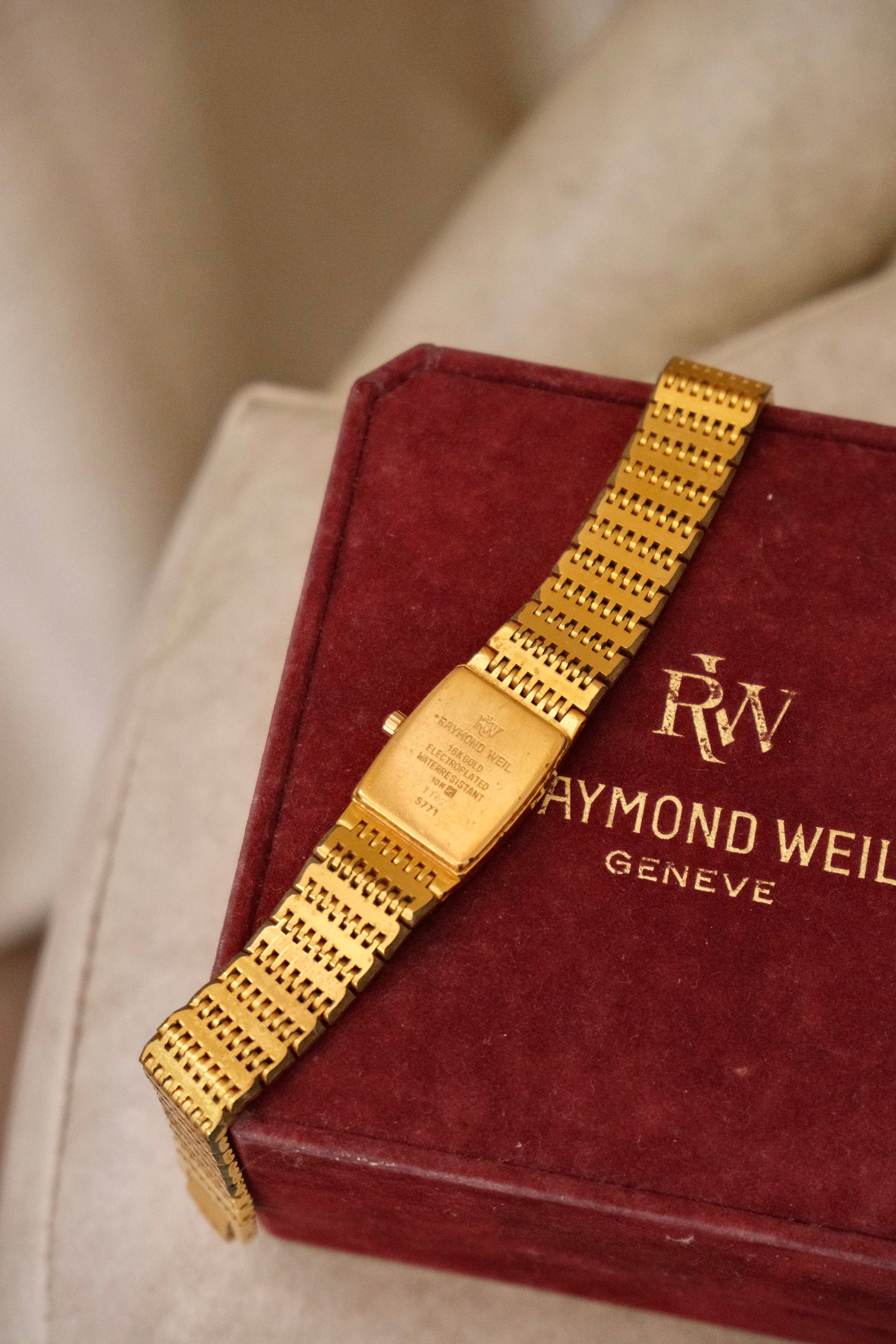 Rare Vintage Ladies 18k Gold Plated Raymond Weil Tank Watch in Box