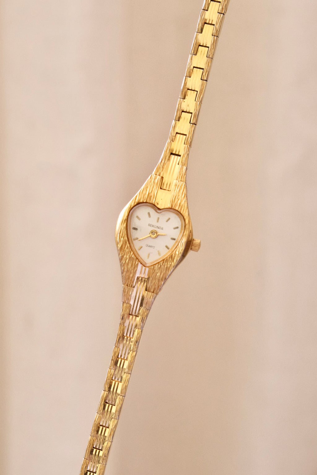 Sweet Vintage Sekonda Gold Heart Watch Working
