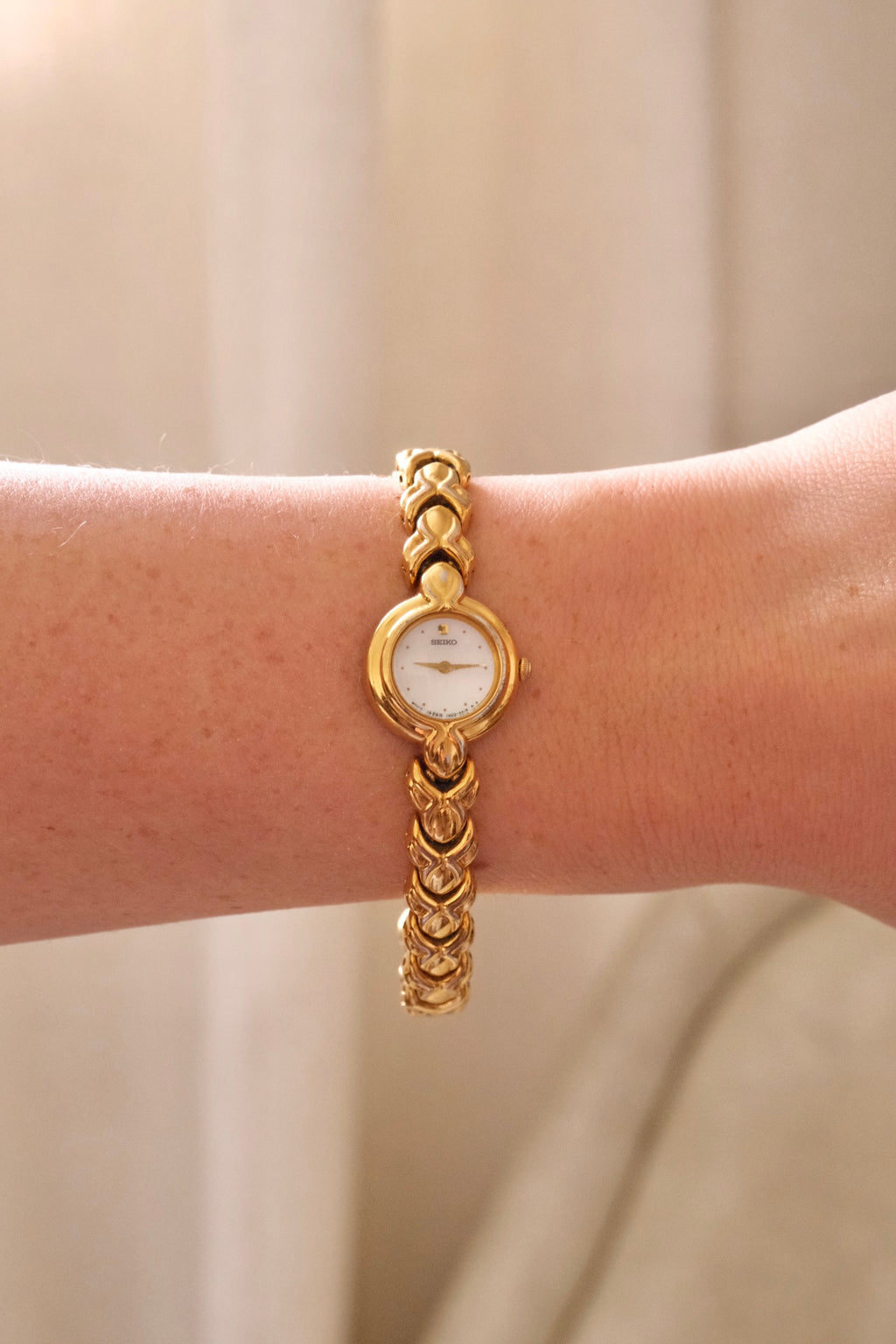 Vintage Seiko Ladies Gold Mother of Pearl Watch Working