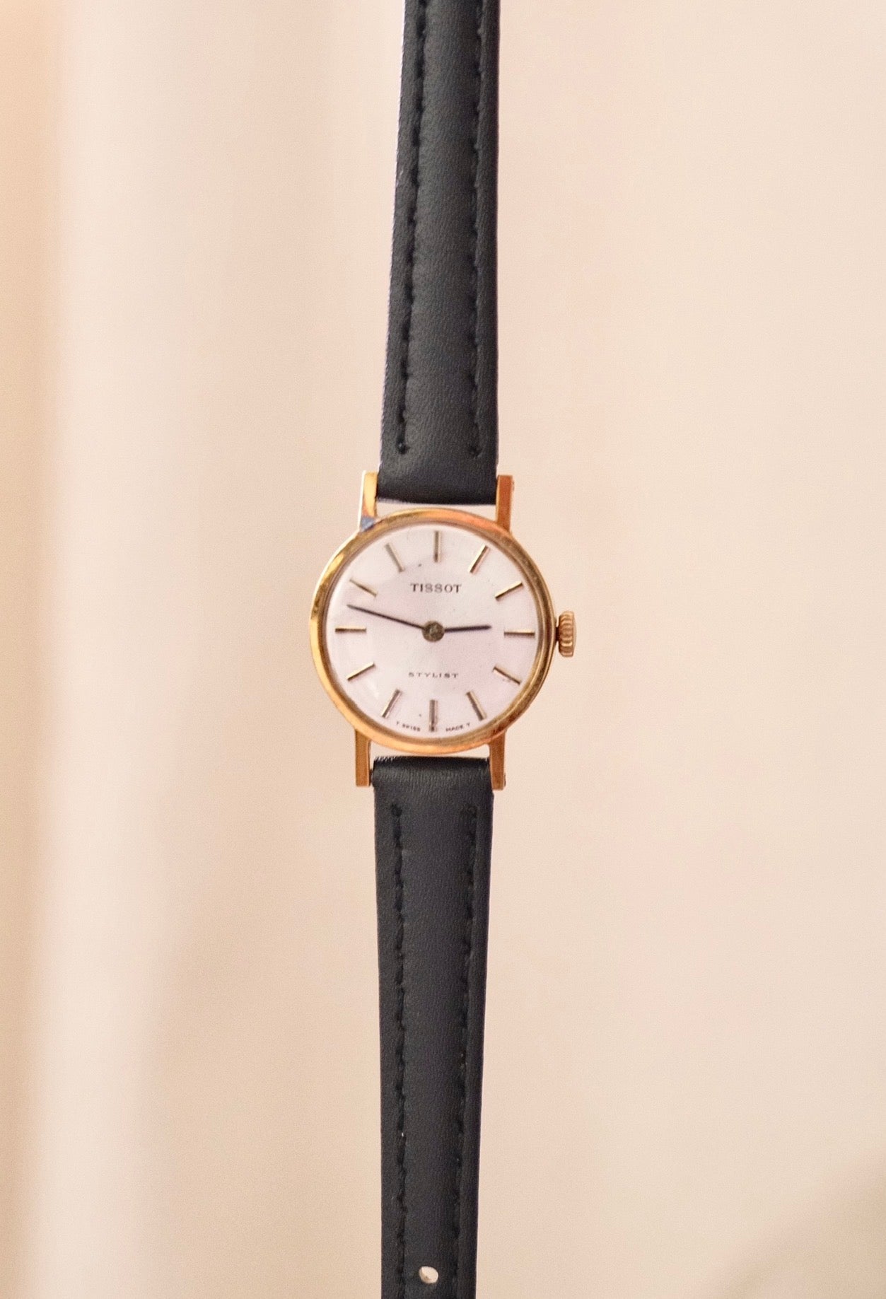 Vintage ladies gold Tissot leather strap mechanical watch working