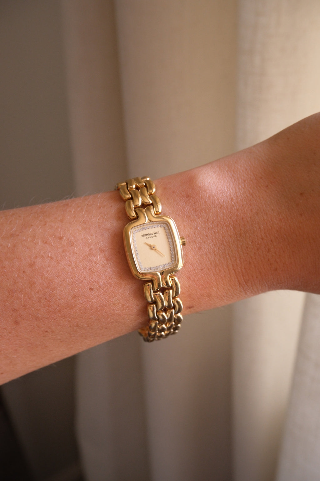 Rare vintage 18k gold plated champagne dial Raymond Weil  watch working