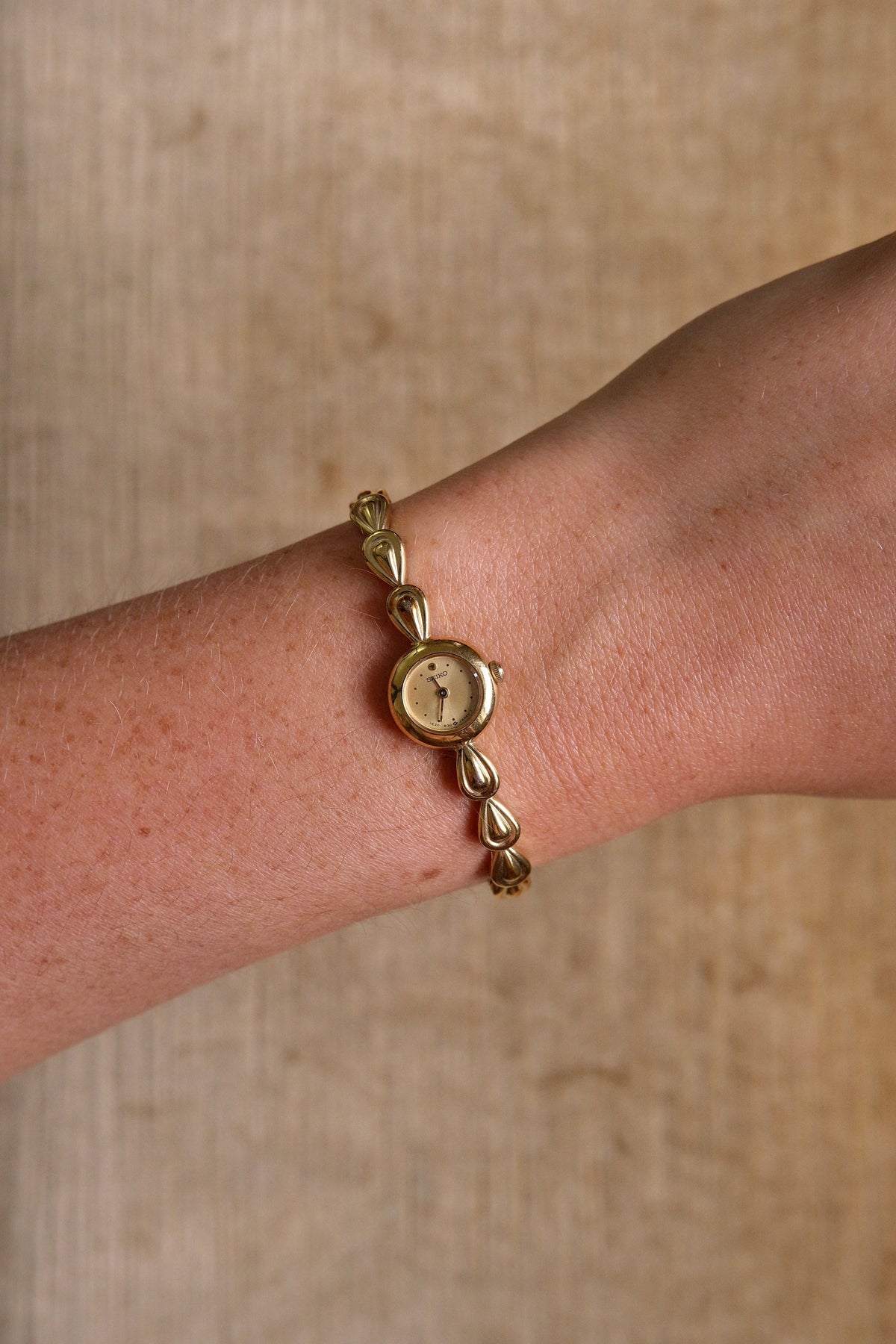 Rare Vintage Petite Tiny Gold Tear Drop Bracelet Seiko Watch