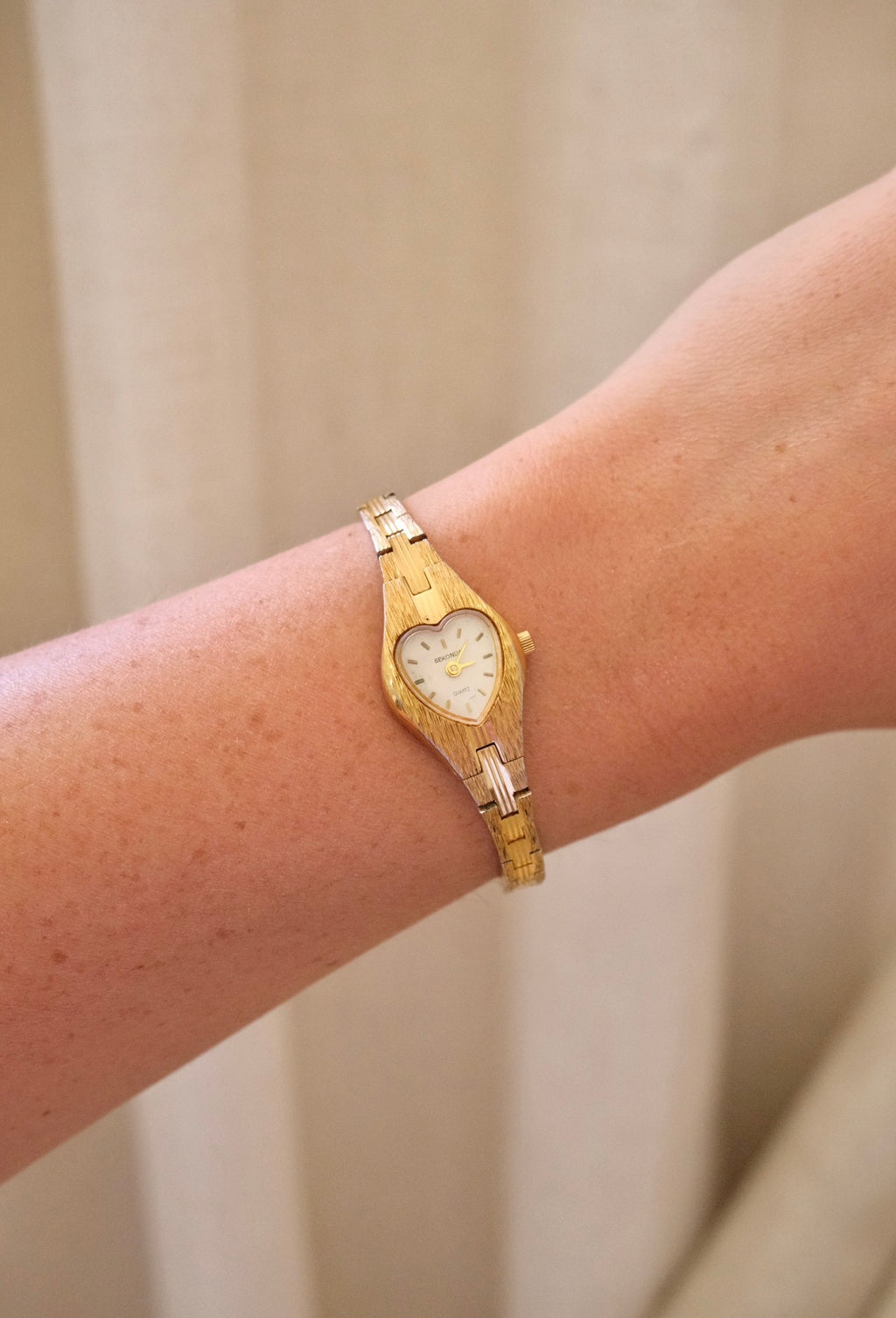 Sweet Vintage Sekonda Gold Heart Watch Working