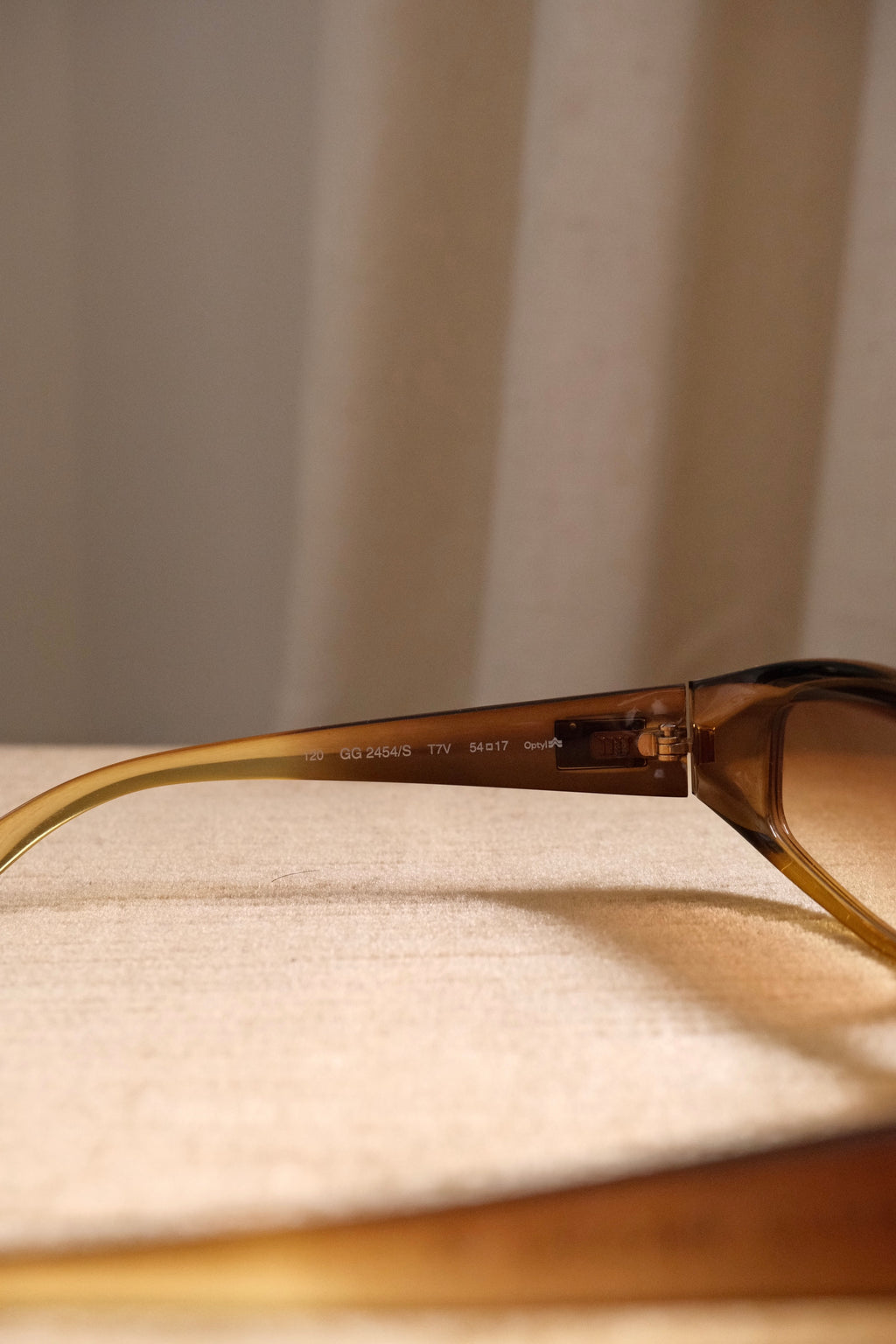 Vintage Gucci Ladies Tortoise Shell Gradient Lens Eyewear Sunglasses with Case