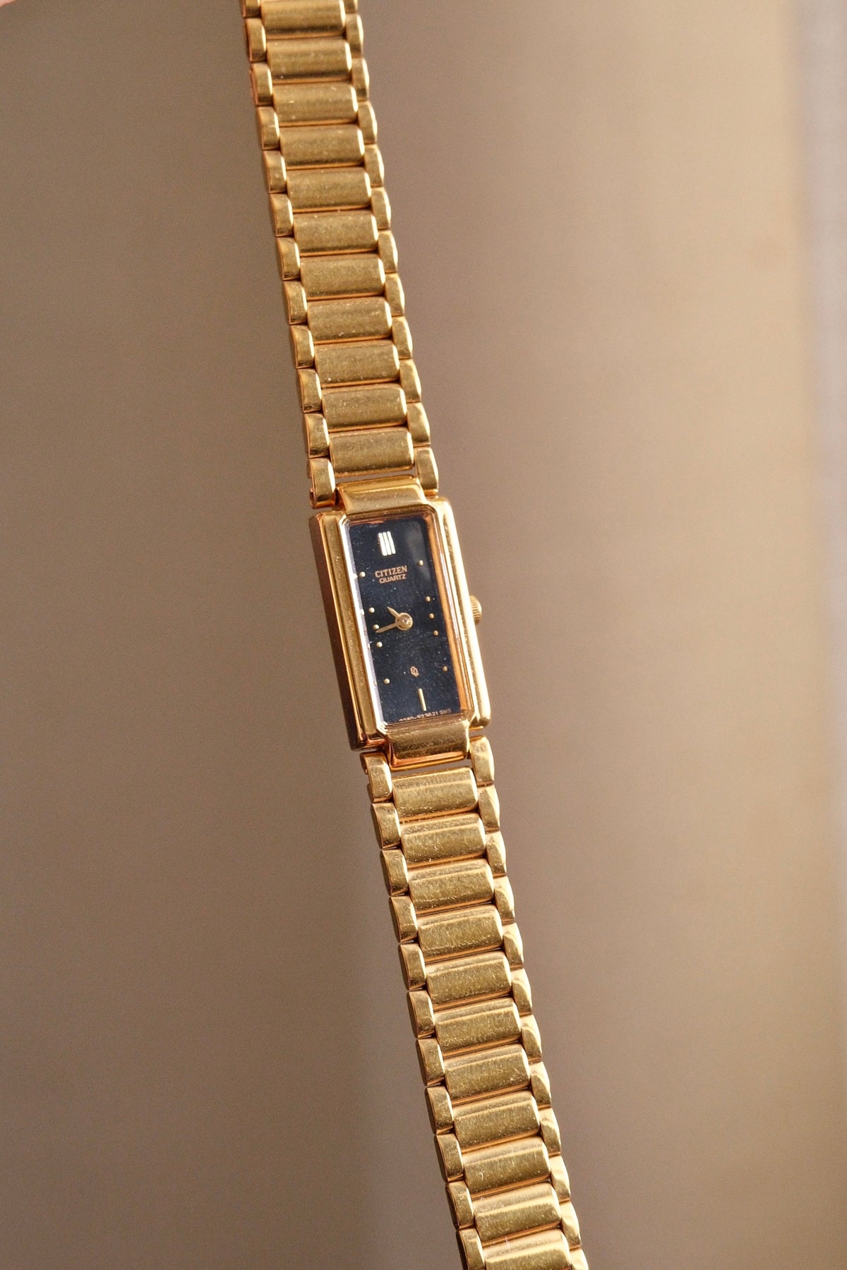 90s Citizen Ladies Slim Tank Black Dial Watch Working