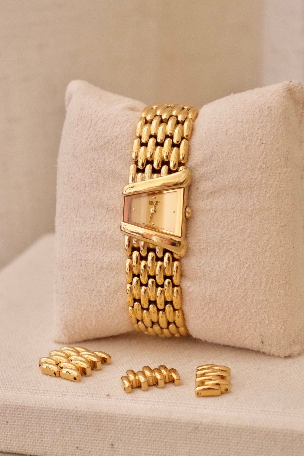 Rare Vintage Ladies Seiko Rivoli Asymmetrical Gold Plated Quartz Watch Working