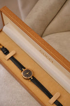 1990s Women’s Vintage 2000L Gucci Gold Leather Wristwatch with Box & Papers Working