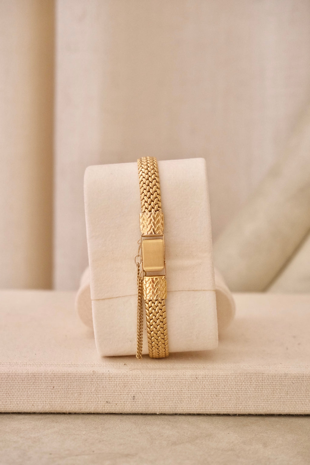 1980s/90s Near Mint Ladies Gold Dainty Seiko Watch in Box
