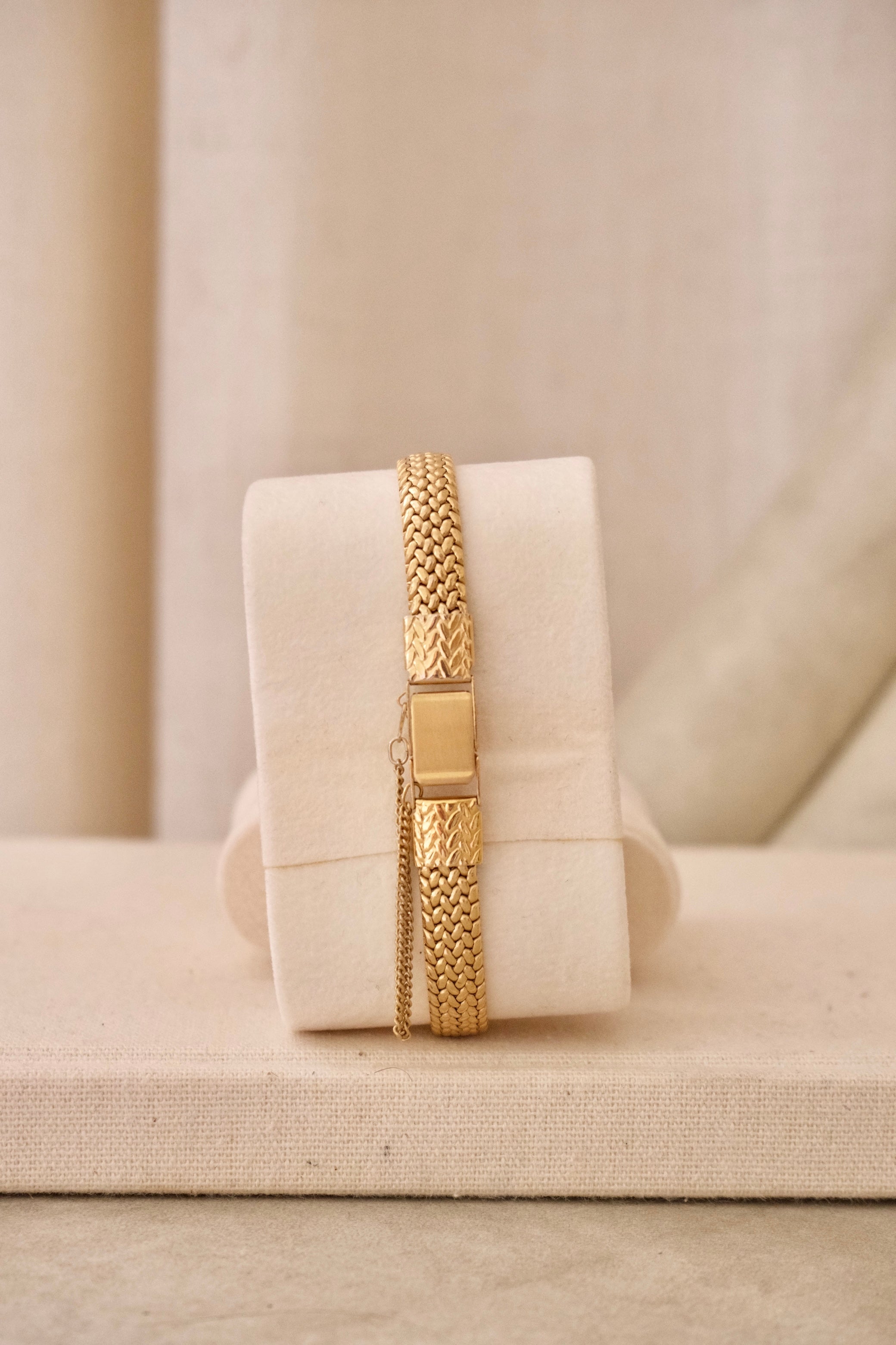 1980s/90s Near Mint Ladies Gold Dainty Seiko Watch in Box