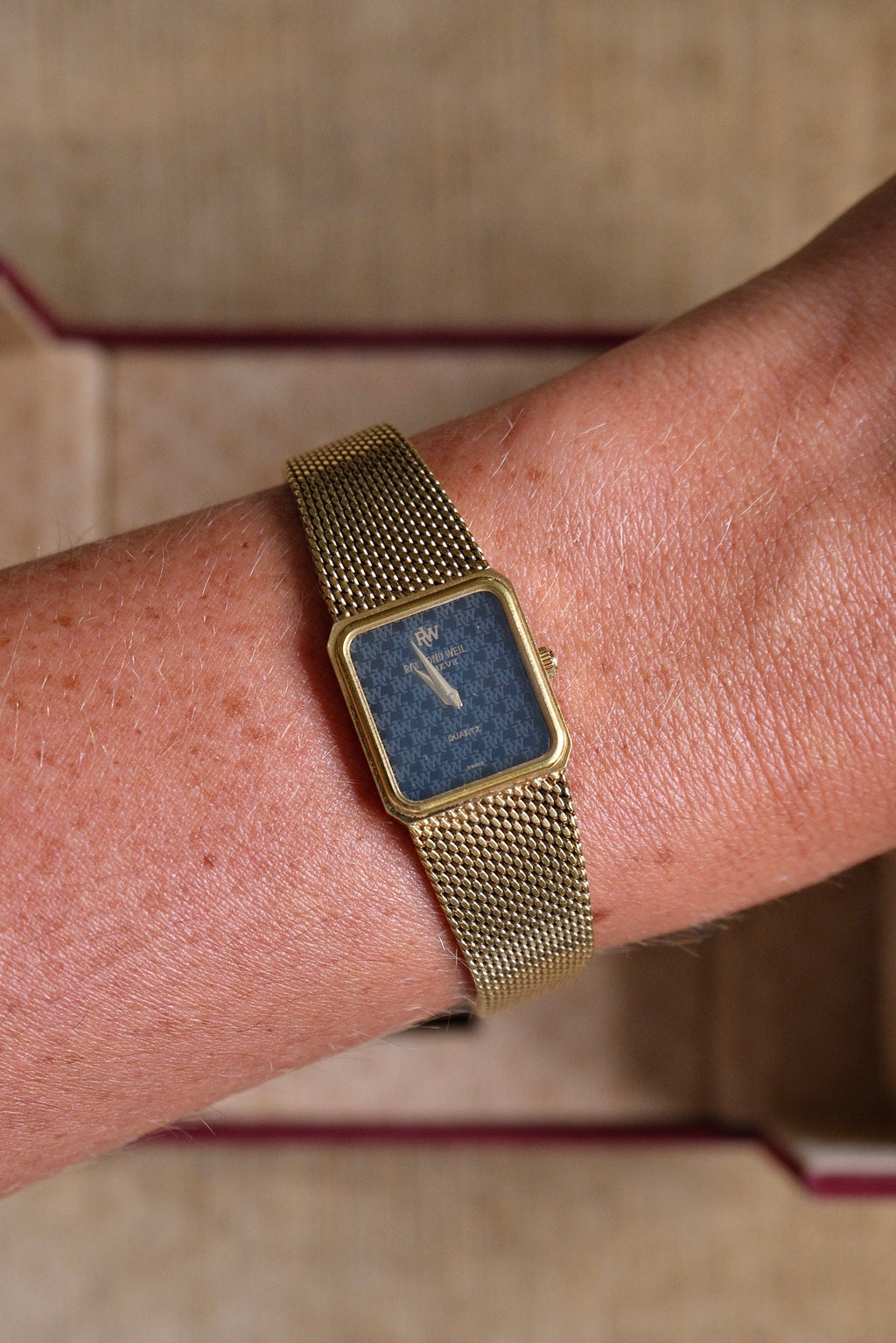 Vintage Raymond Weil Genève 5702 Ladies Watch 18K Gold Plated Quartz 1980s Swiss