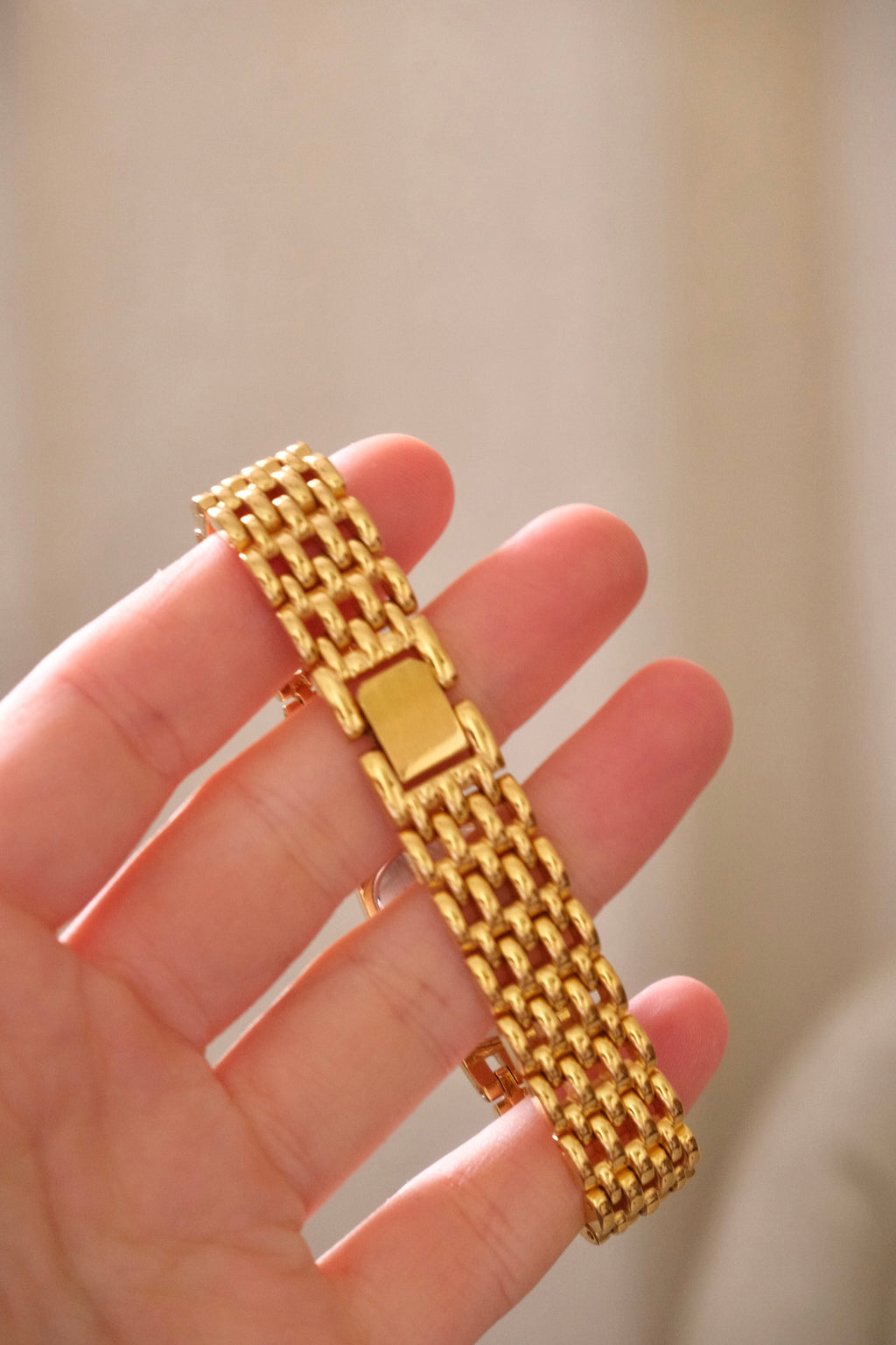 Vintage 90s Ladies Seiko Black Dial Gold Tank Watch Working