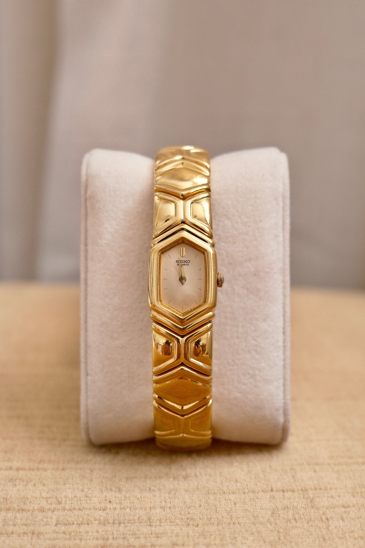 Vintage 1990s Seiko Ladies Hexagonal Quartz Watch Gold Plated Bracelet Style
