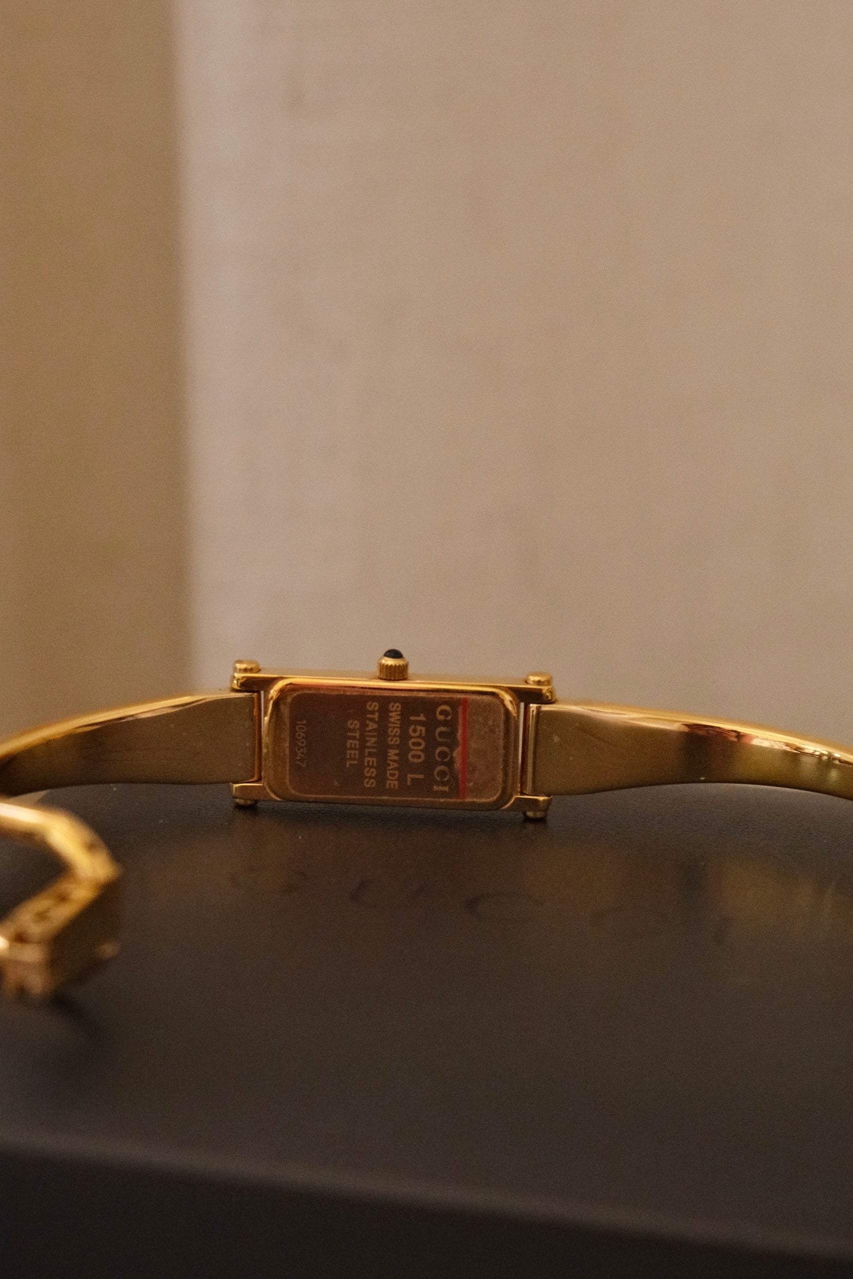Vintage Ladies 1500L Gold Horsebit Gucci Watch Box & Papers