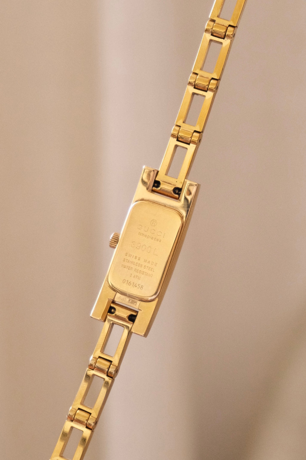 Vintage Gucci 3900l ladies gold plated wristwatch