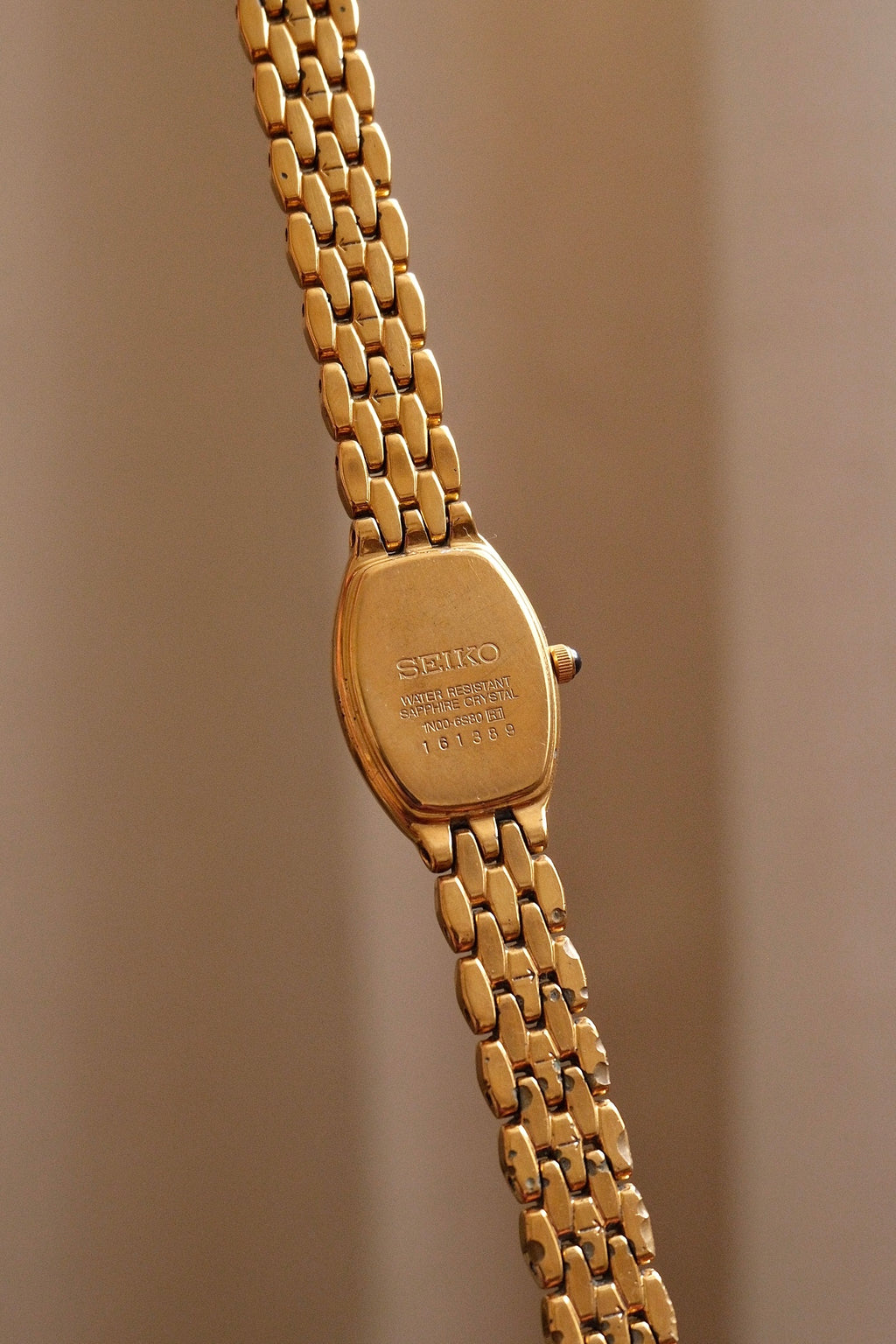Vintage Seiko Ladies Quartz Watch Gold  Tonneau Case White Dial Roman Numerals  Watch