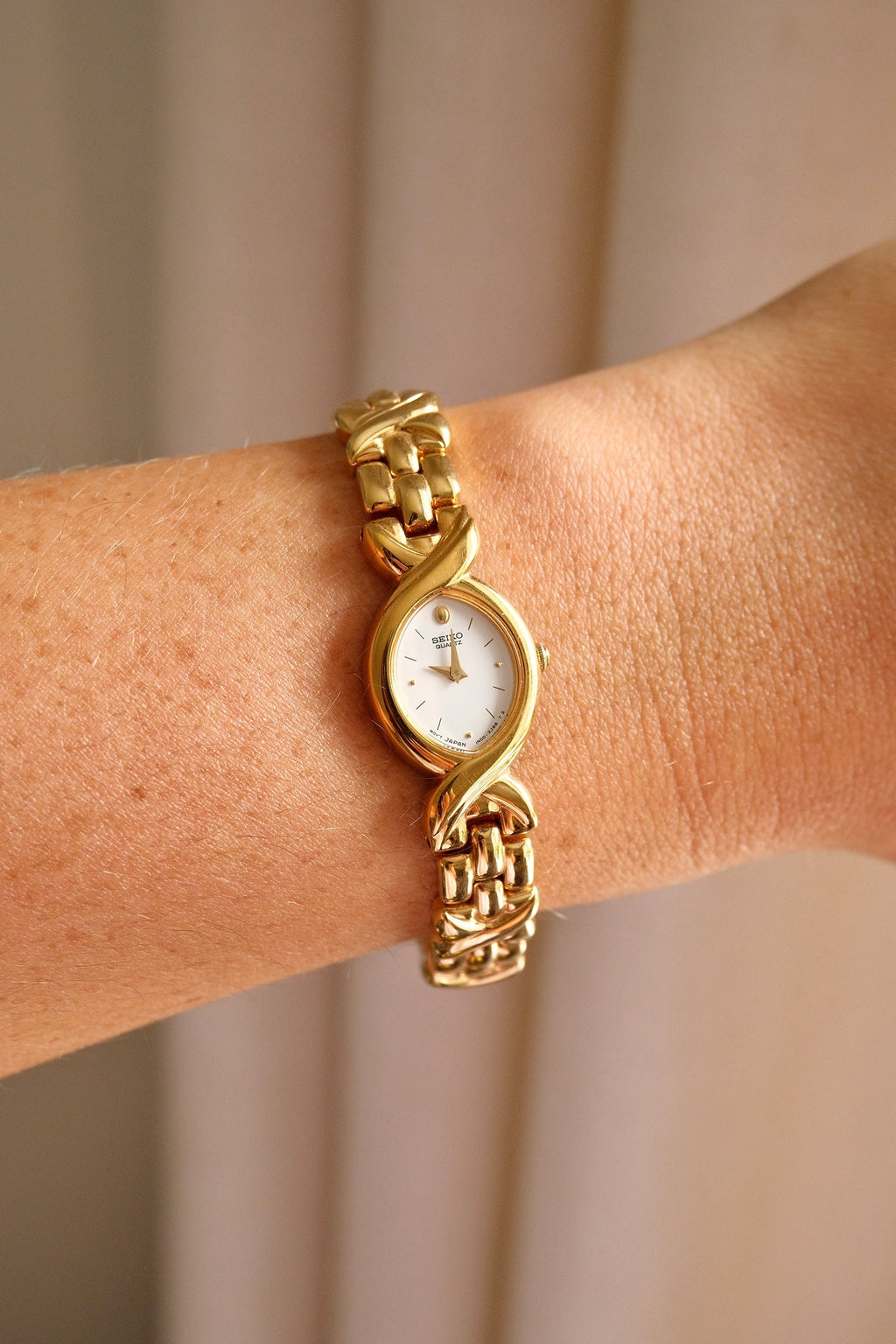 90s Vintage Ladies Gold Unique Seiko Quartz Watch Working