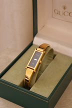 Vintage Ladies 1500L Gold Gucci Horsebit Watch with Black Dial in Box