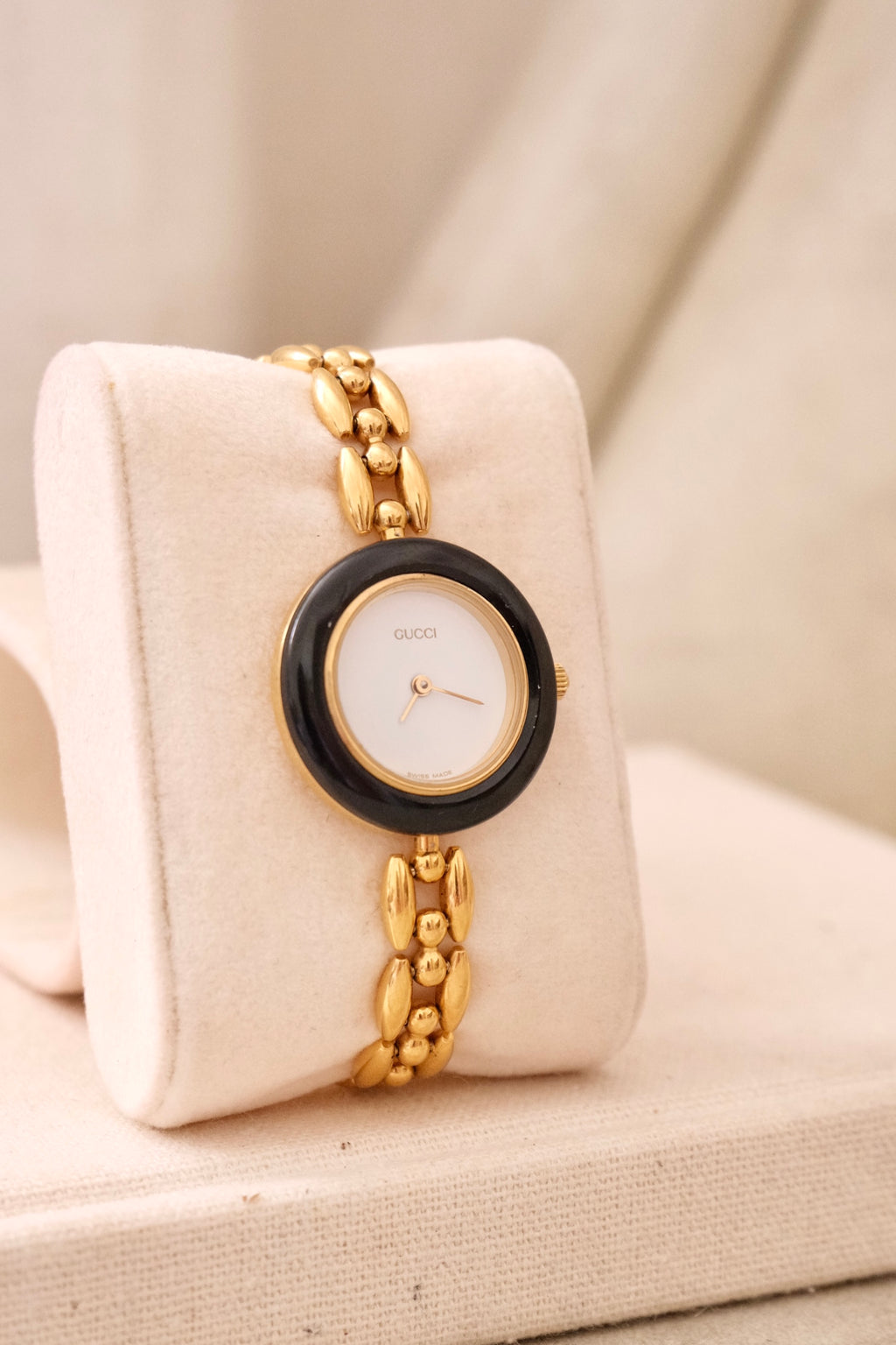 90s Vintage Gucci Gold Plated Rice Link Bezel Watch Working