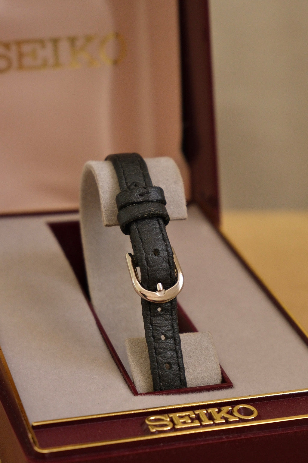 Vintage Ladies Gold Tank Seiko Watch with Leather Strap in Box