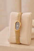 Vintage 1980s/1990s Ladies Gold Seiko Watch – Black Dial – Dainty Bracelet Watch