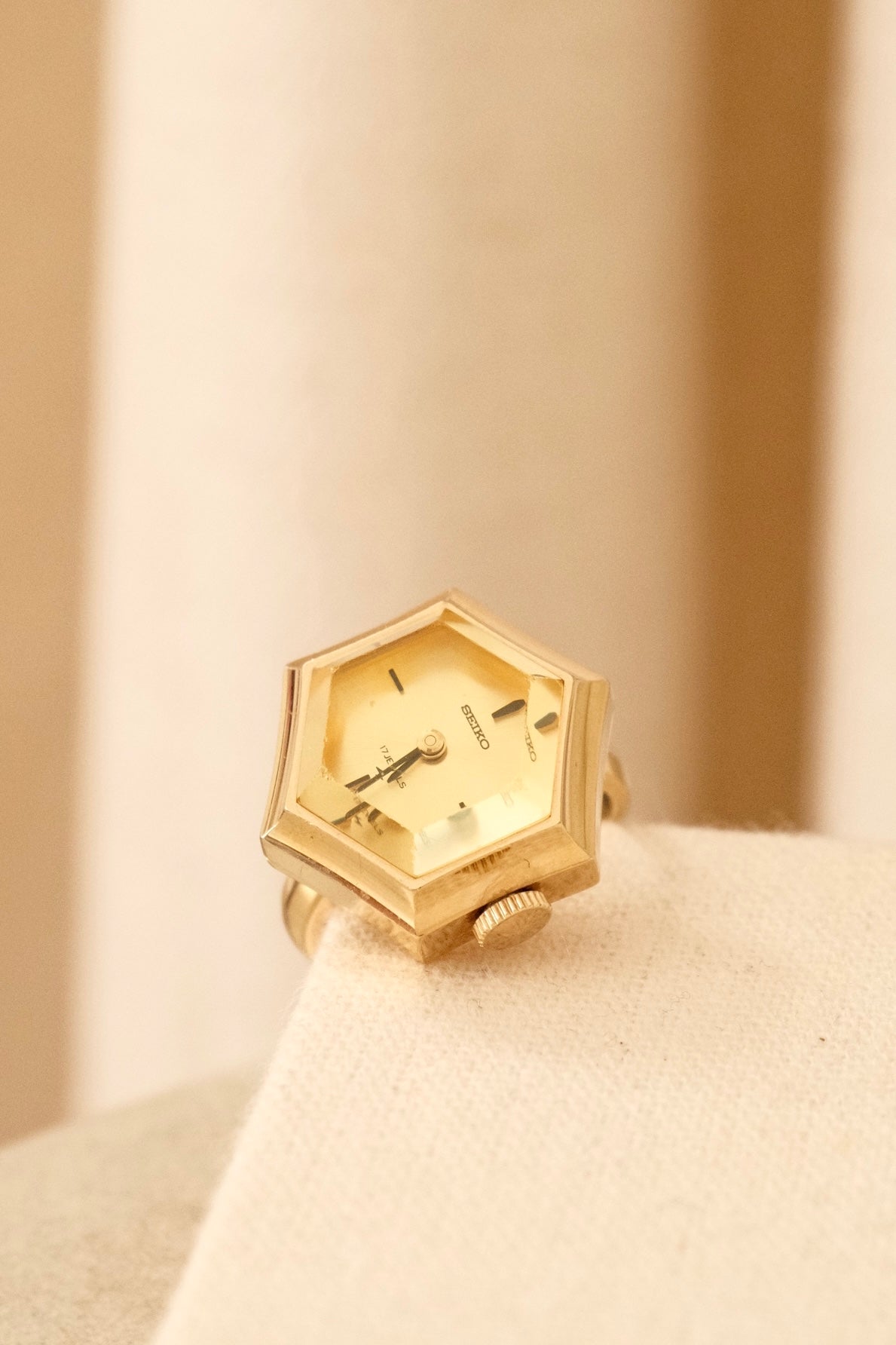 Rare 1970s Vintage Seiko Gold Mechanical Ring Watch Adjustbale Size Geometric Design