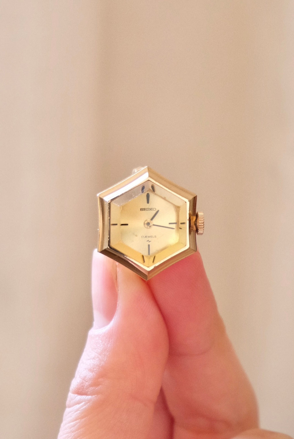 Rare 1970s Vintage Seiko Gold Mechanical Ring Watch Adjustbale Size Geometric Design