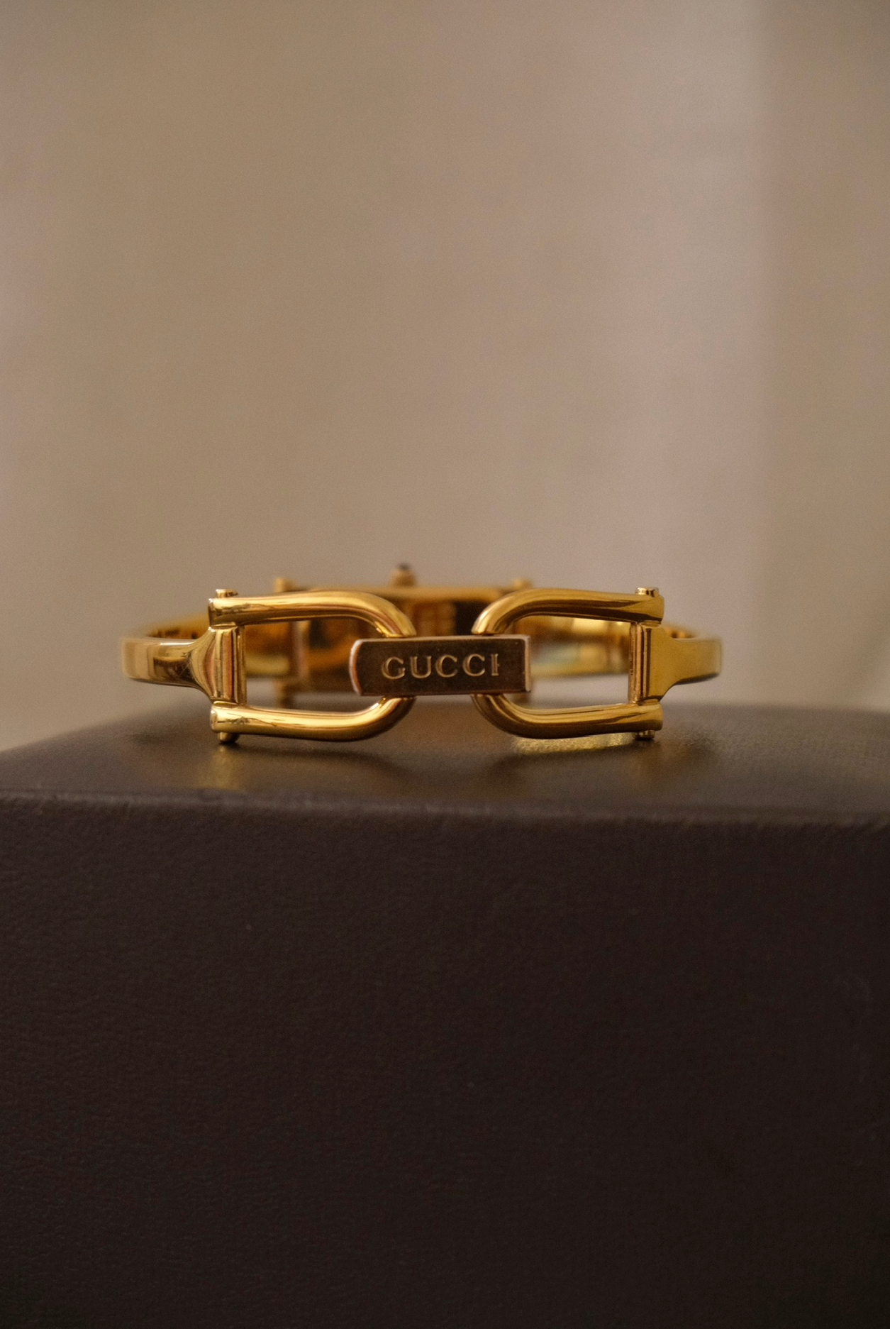 Vintage Ladies 1500L Gold Horsebit Gucci Watch in Box Working