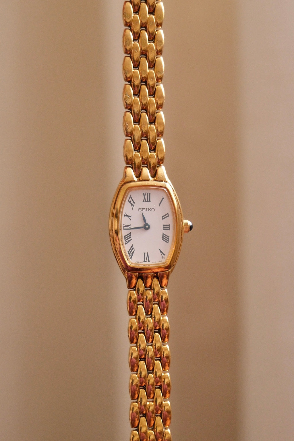 Vintage Seiko Ladies Quartz Watch Gold  Tonneau Case White Dial Roman Numerals  Watch