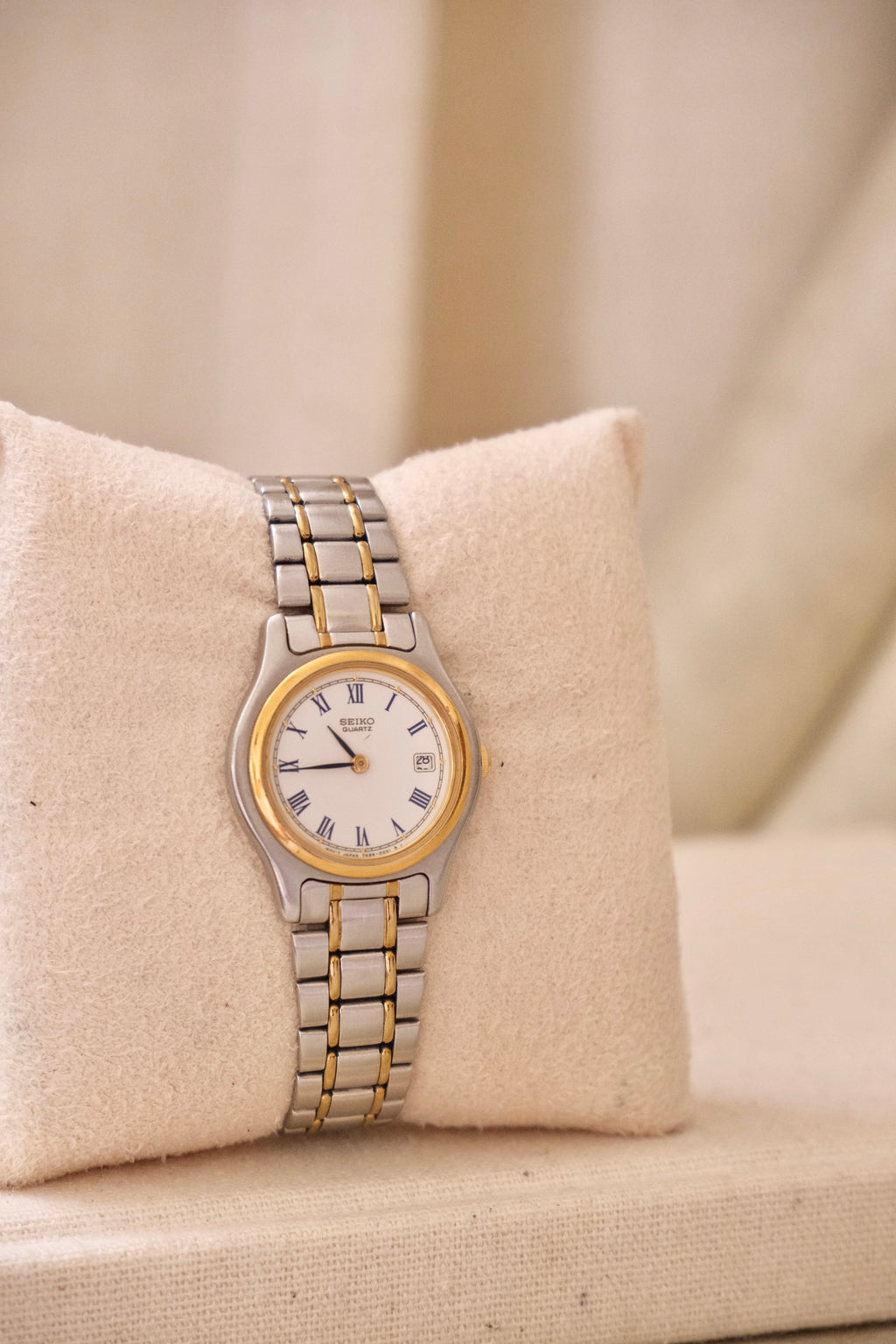 Vintage Ladies Two Tone Seiko Date Wristwatch Working