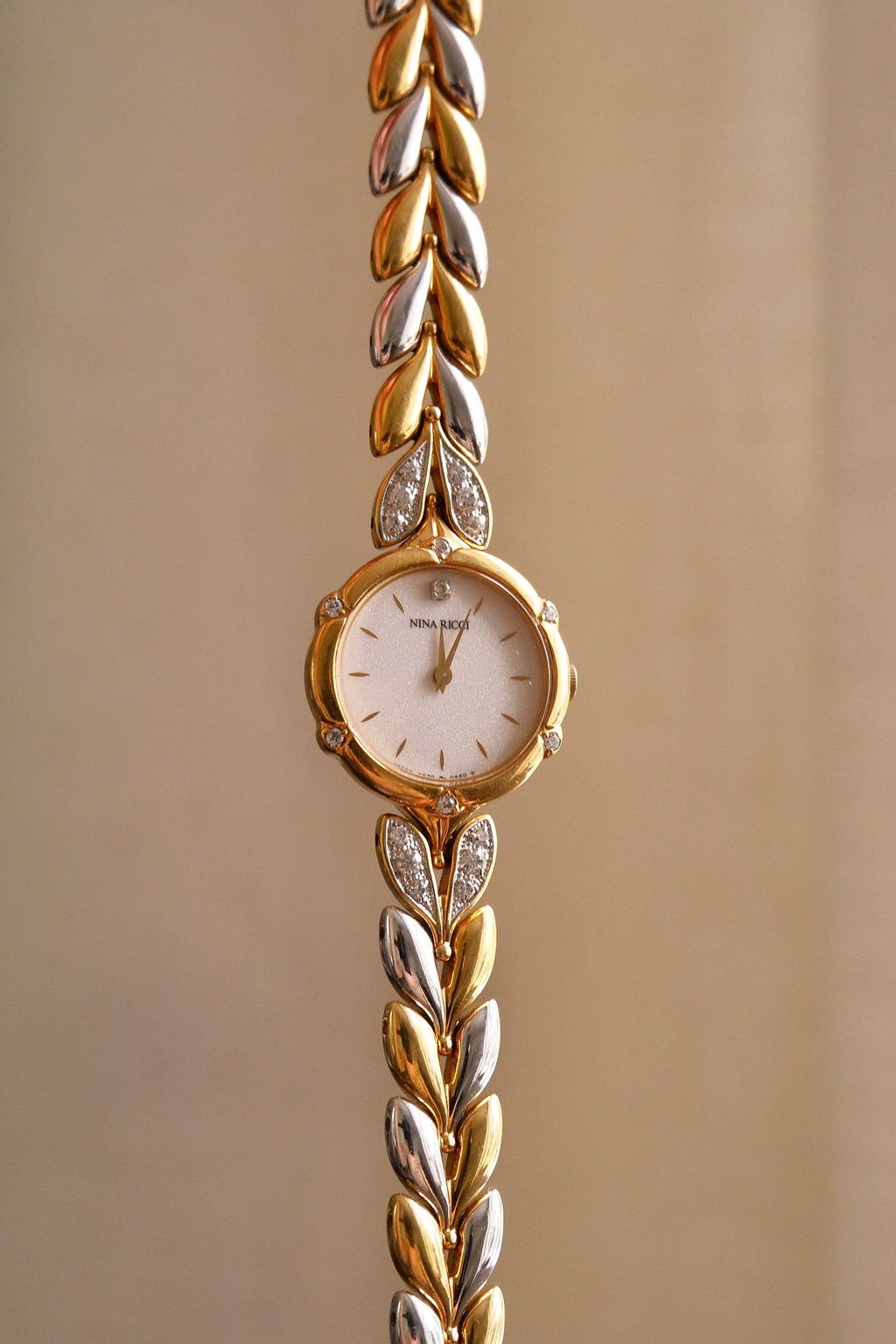 Near Mint Vintage Ladies Two Tone Diamont Accent Seiko Nina Ricci Watch