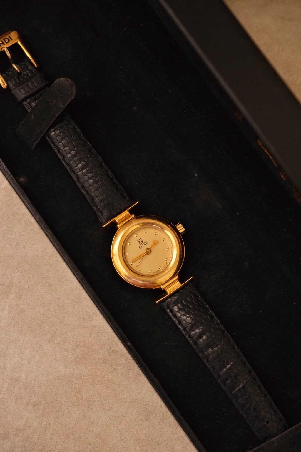 Fendi Orologi 320L Vintage Ladies Gold Champange Dial Leather Strap Watch In Box Working