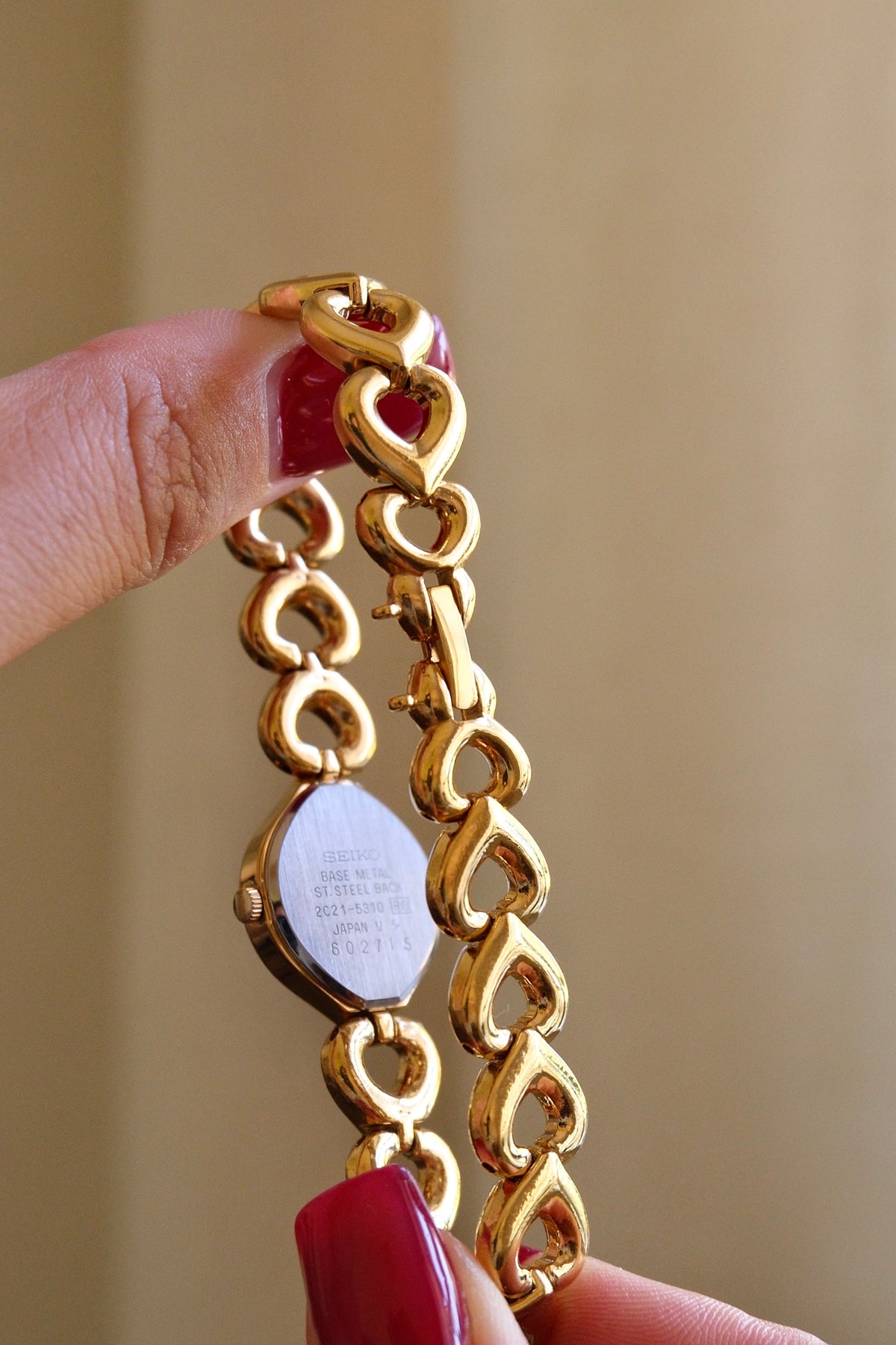Rare Vintage Seiko Gold Heart Link Ladies Watch with a Teardrop Case Champagne Dial