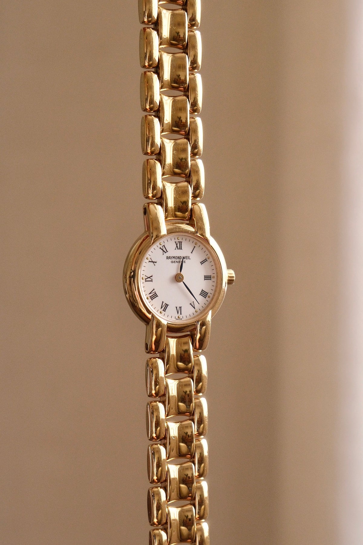 1992 Ladies Gold Raymond Weil Geneva Watch Roman Numerals with Box and Papers