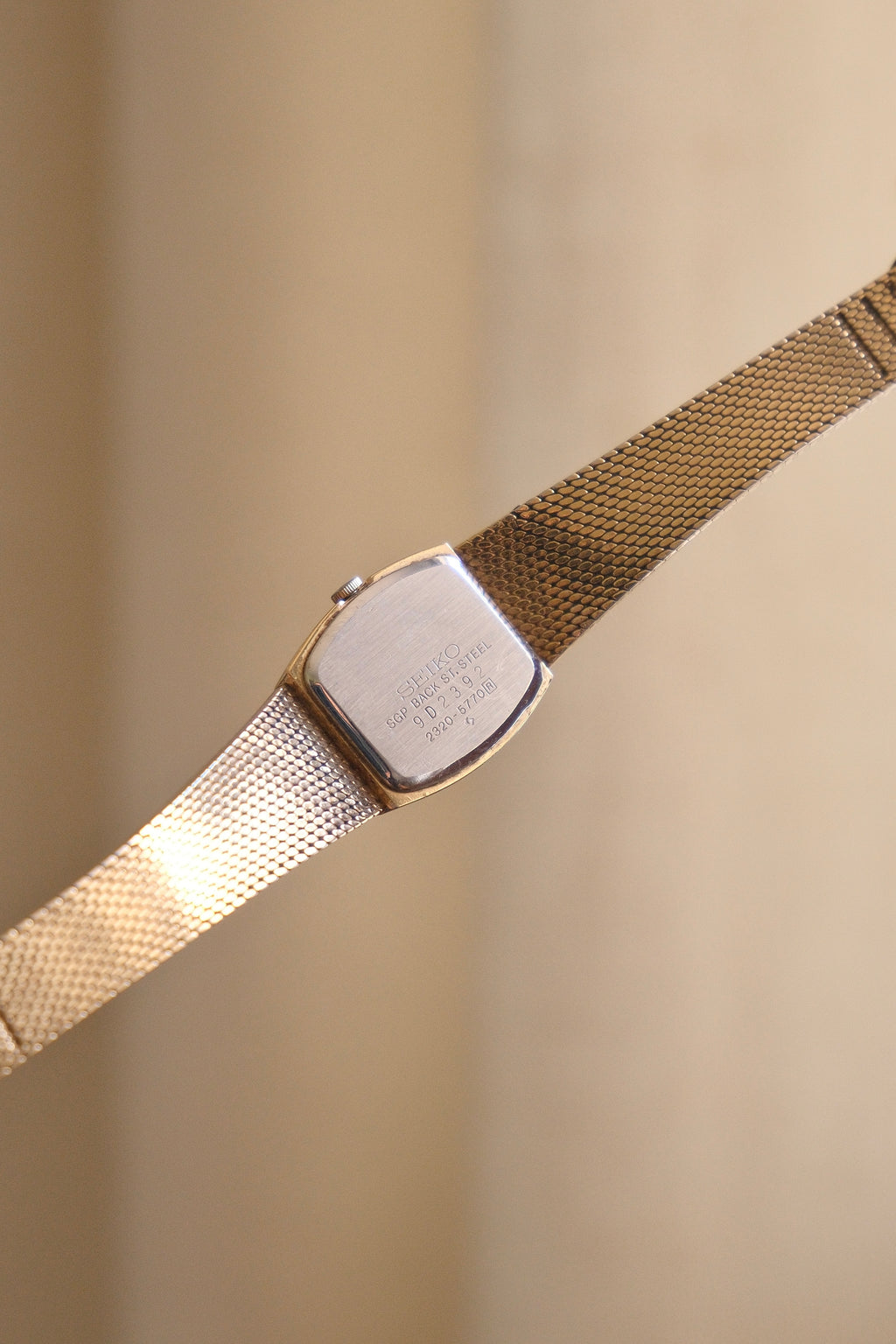 90s Vintage Seiko Dainty Gold Watch on a Pressed Mesh Bracelet Strap Working