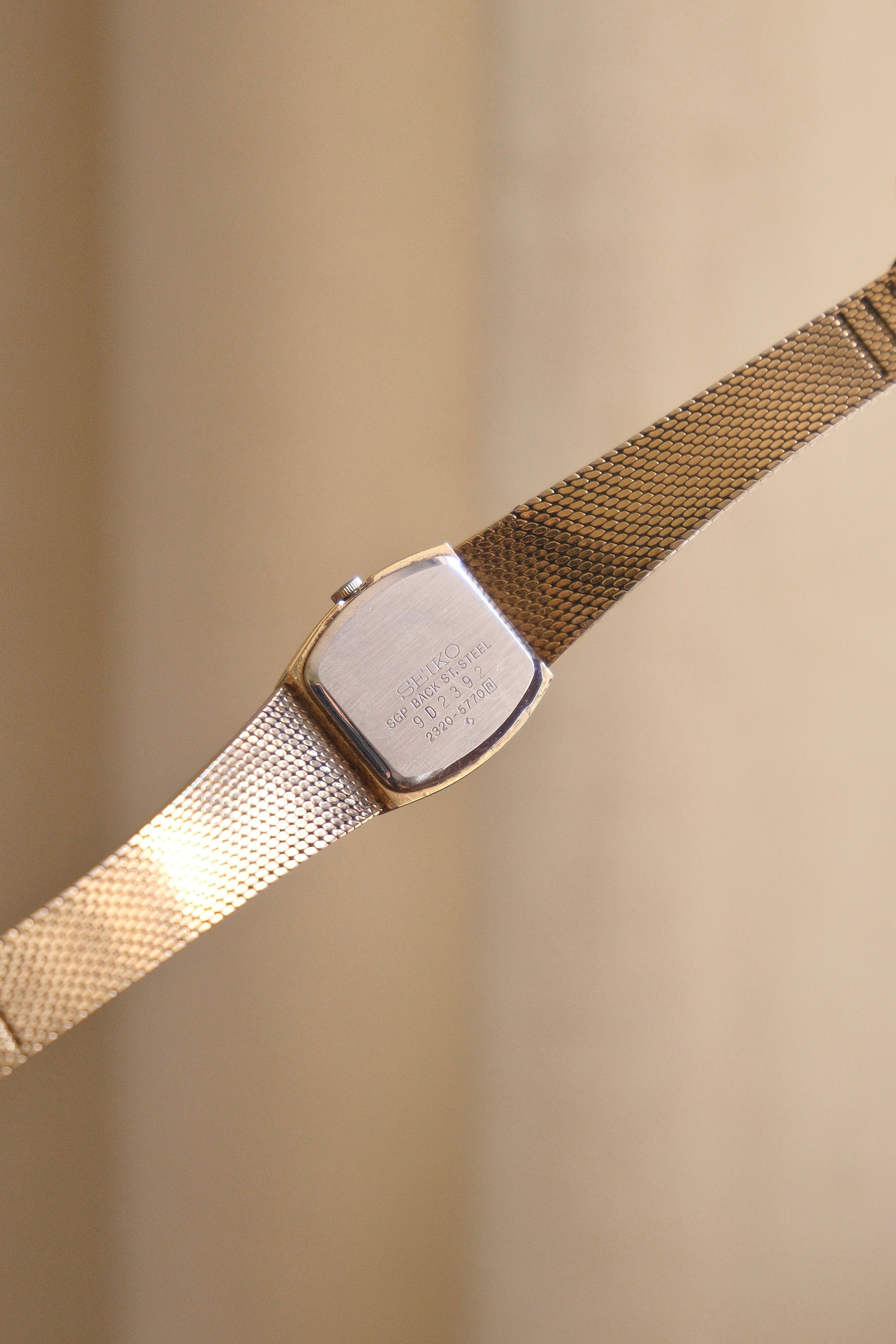 90s Vintage Seiko Dainty Gold Watch on a Pressed Mesh Bracelet Strap Working
