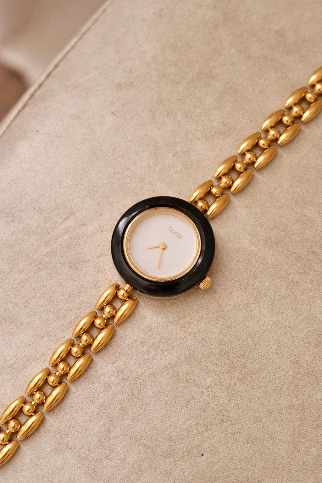 90s Vintage Gucci Gold Plated Rice Link Bezel Watch Working