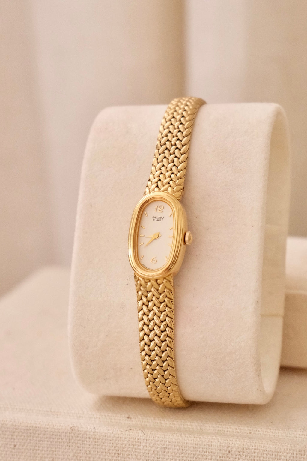 1980s/90s Near Mint Ladies Gold Dainty Seiko Watch in Box