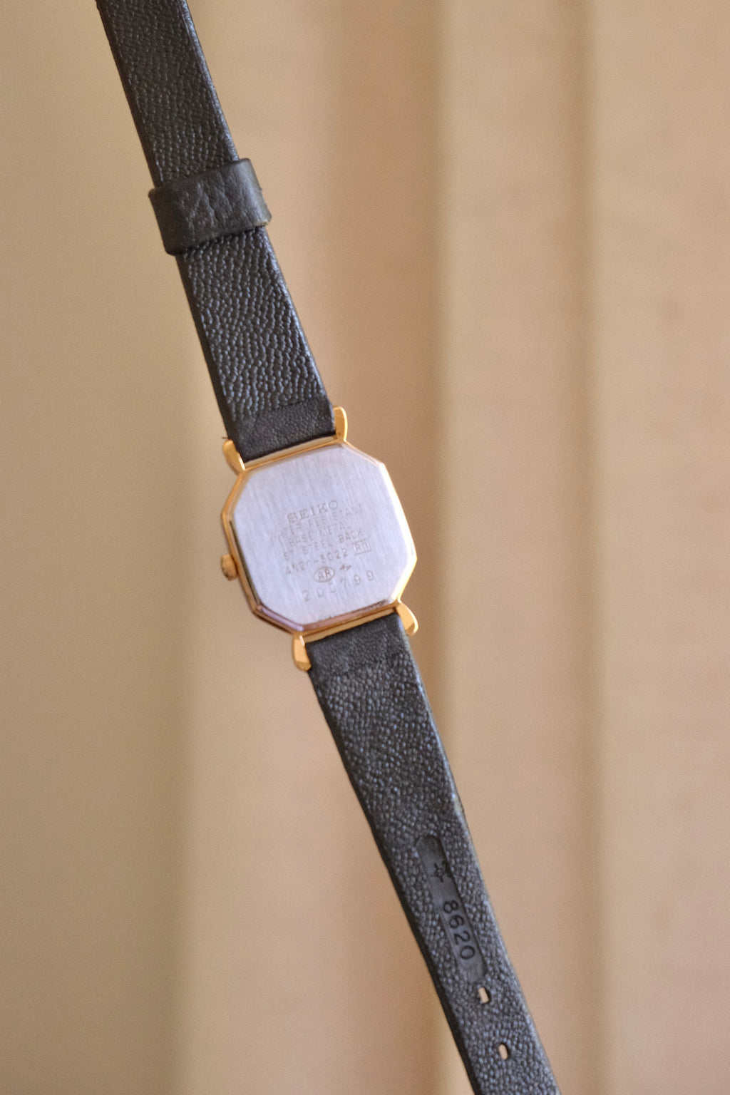 1990s Seiko Ladies Gold  Quartz Watch Black Leather Strap Watch Working