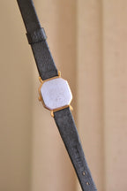 1990s Seiko Ladies Gold  Quartz Watch Black Leather Strap Watch Working