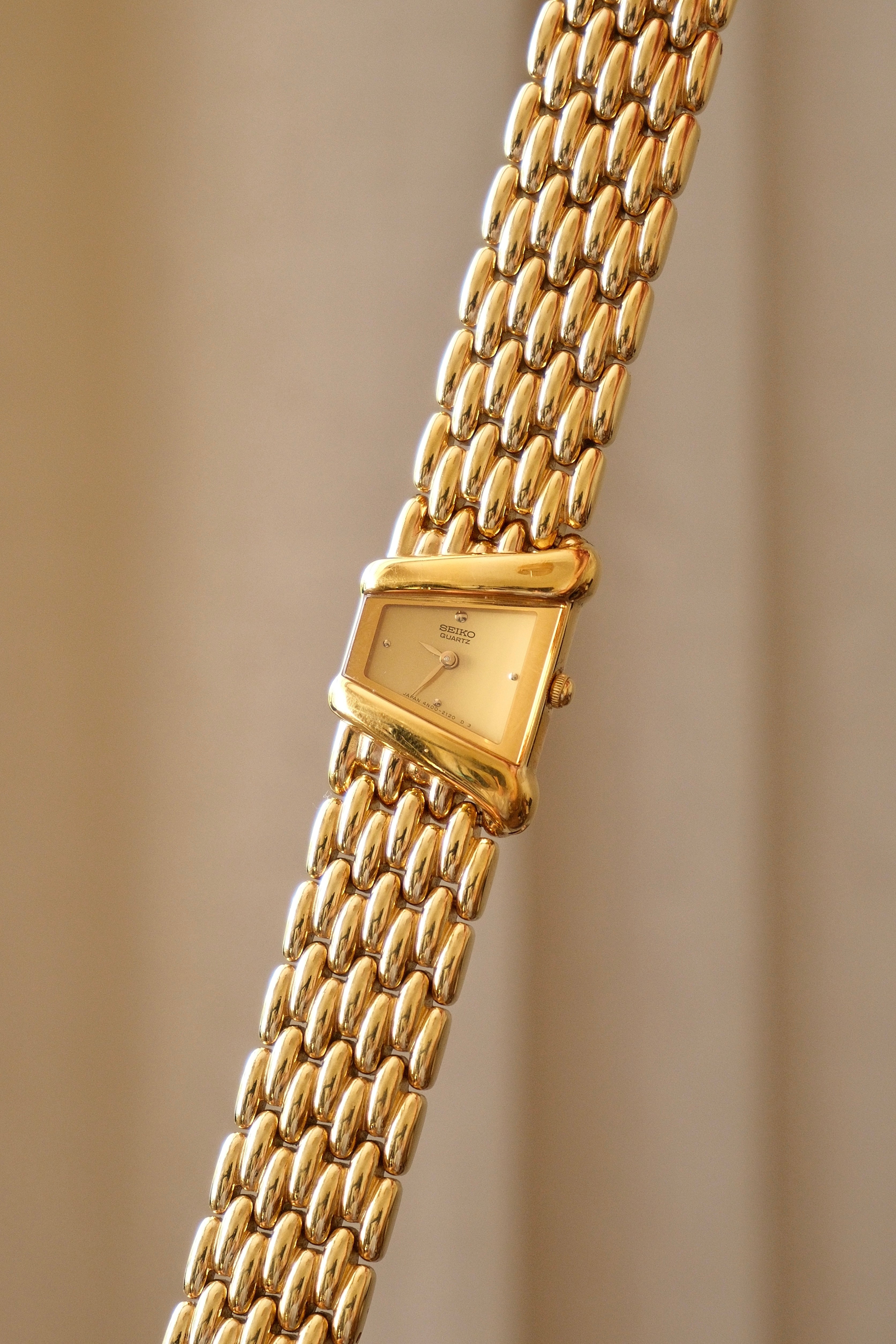 Rare 90s Vintage Ladies Gold Seiko Rivoli 4N00-5749  Watch with Champagne Dial