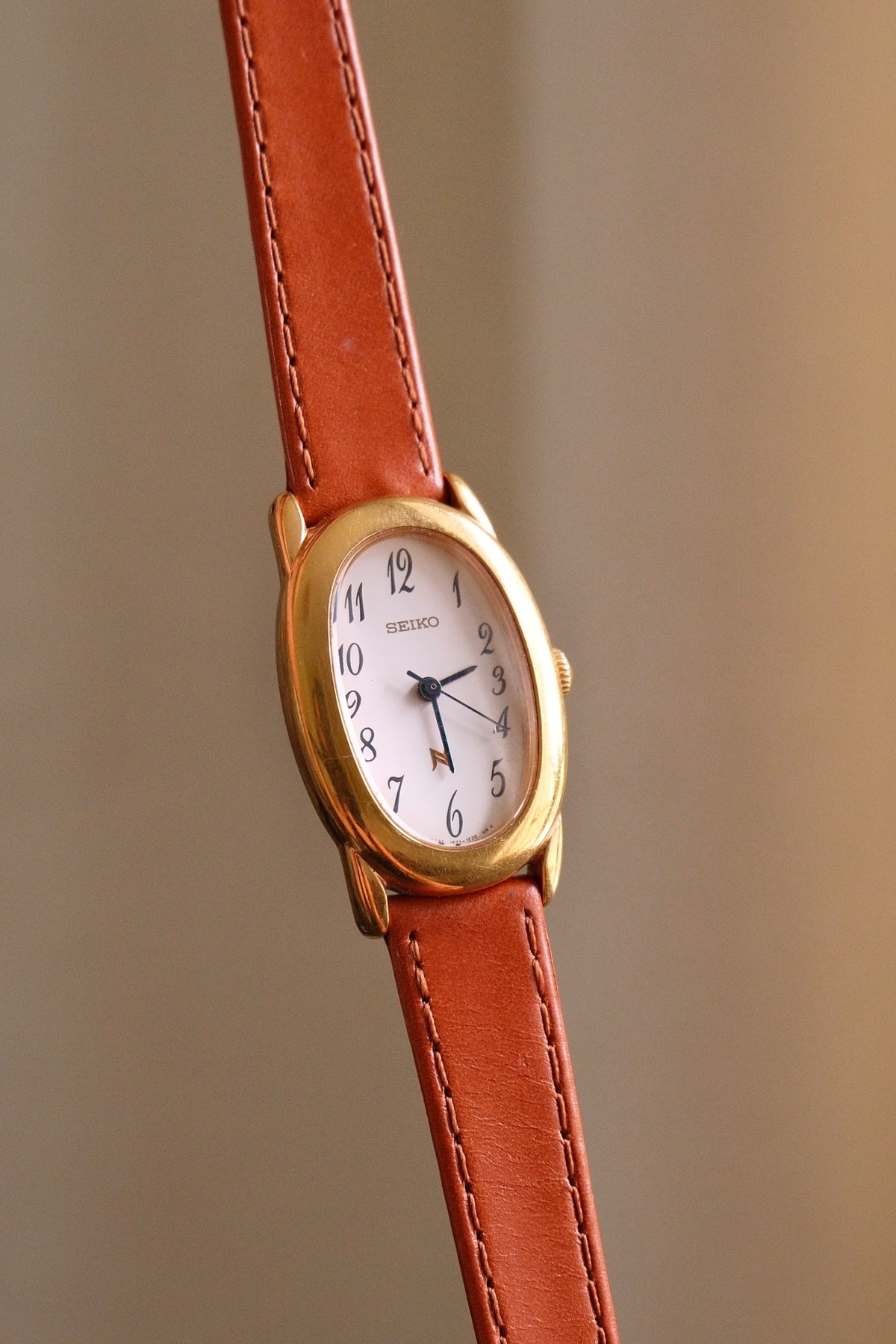 Vintage Ladies Seiko Noie Oval ‘Baignoire’ Style Leather Strap Gold Watch Working