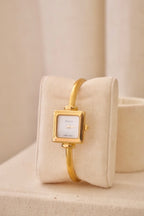 Rare Vintage Ladies 1900L Gold Bangle Gucci Watch