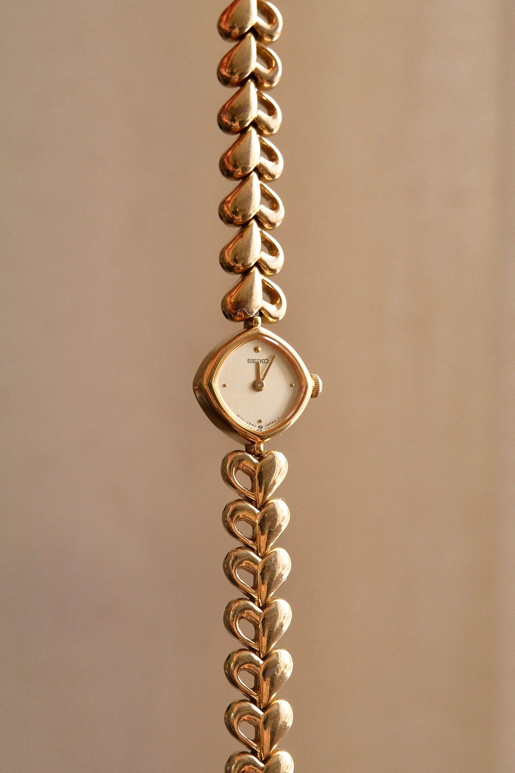 Vintage Rare Petite & Tiny 90s Gold Ladies Seiko Quartz Watch, Heart Pattern Bracelet